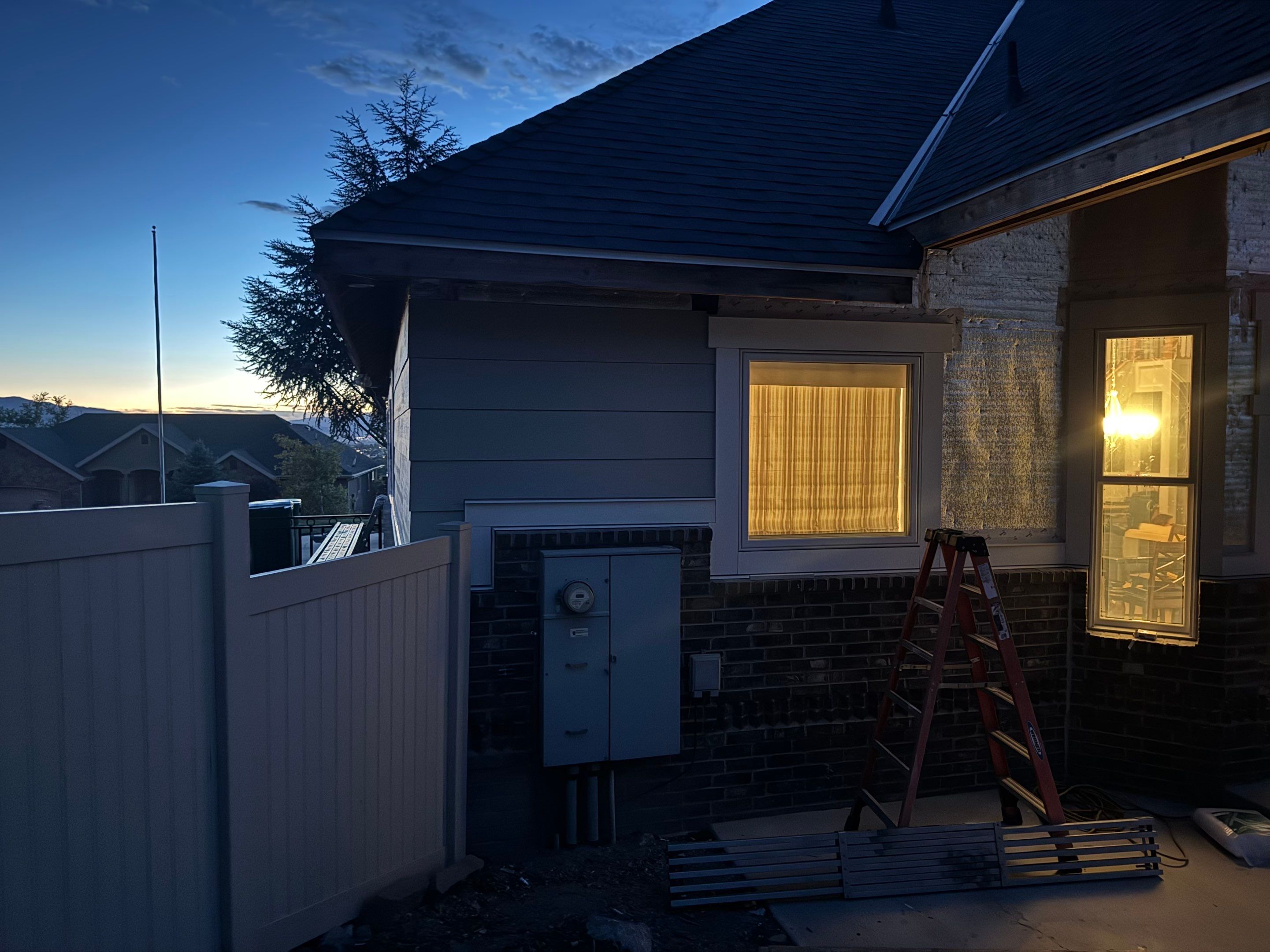 Cedar Hills | Architectural Hardie Redesign | Weaved Corners & SW Amazing Gray by Ideal Siding Utah