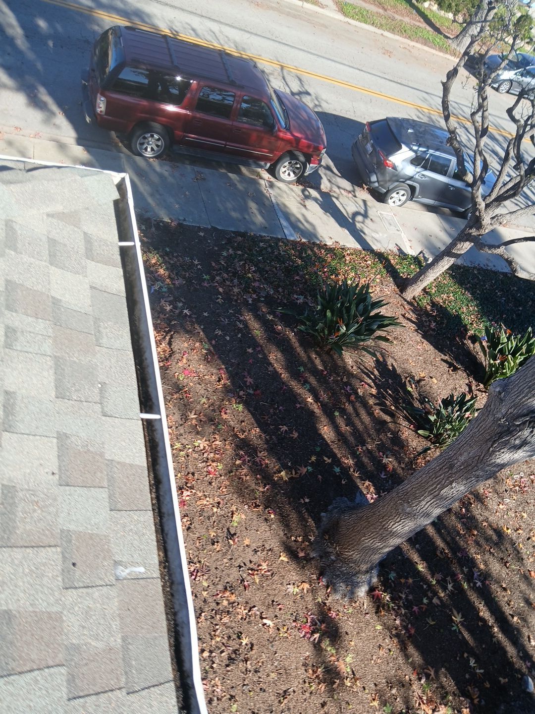 Commercial gutter cleaning Santa Barbara, CA after photo with clean gutters