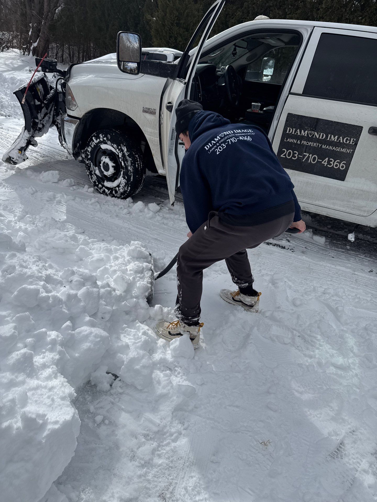 Residential Snow Plowing and Removal Services in Wallingford by Diamond Image LLC