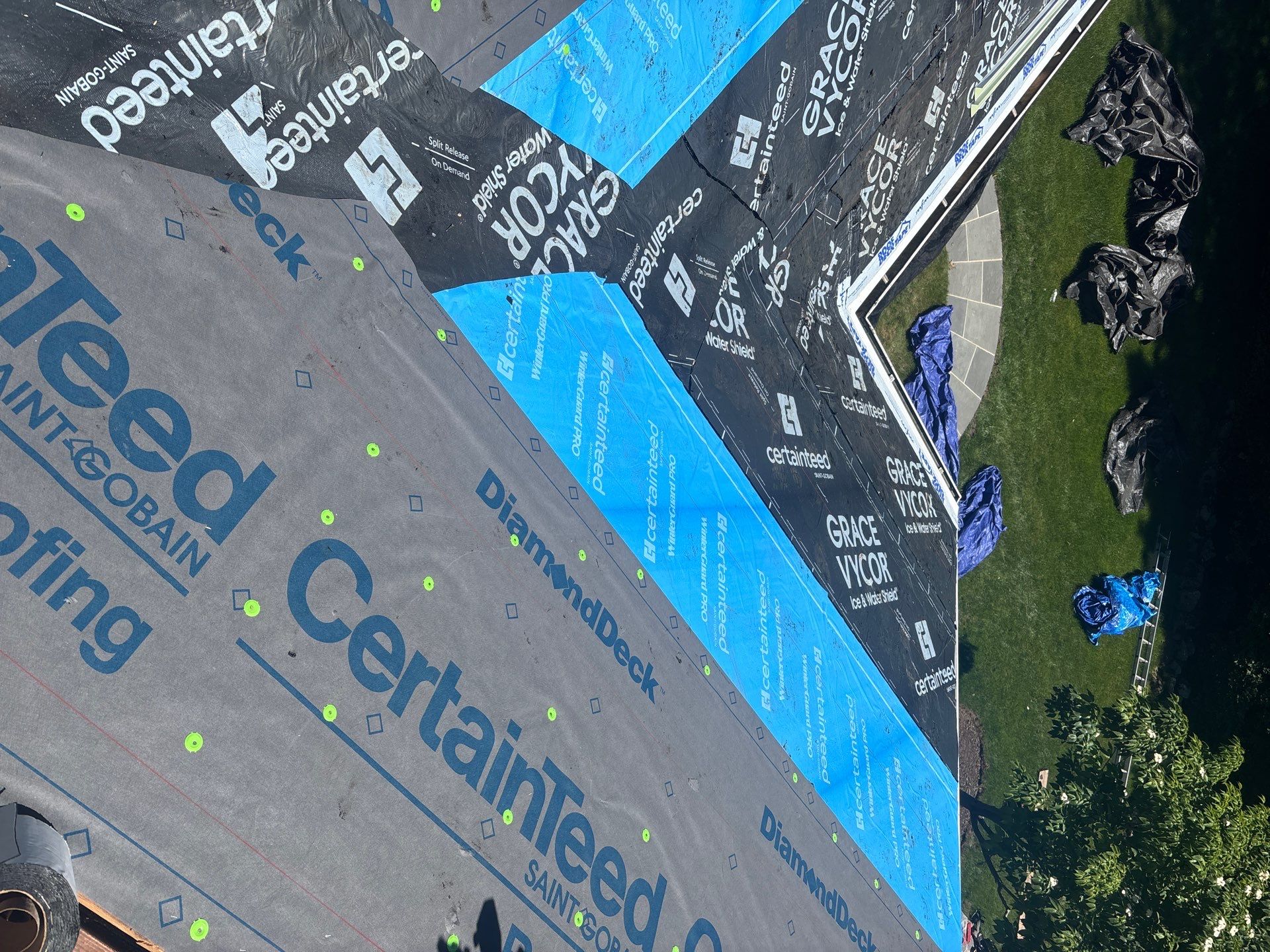 DiGiorgi installs a beautiful roof in Wilton, CT by DiGiorgi Roofing and Siding Inc