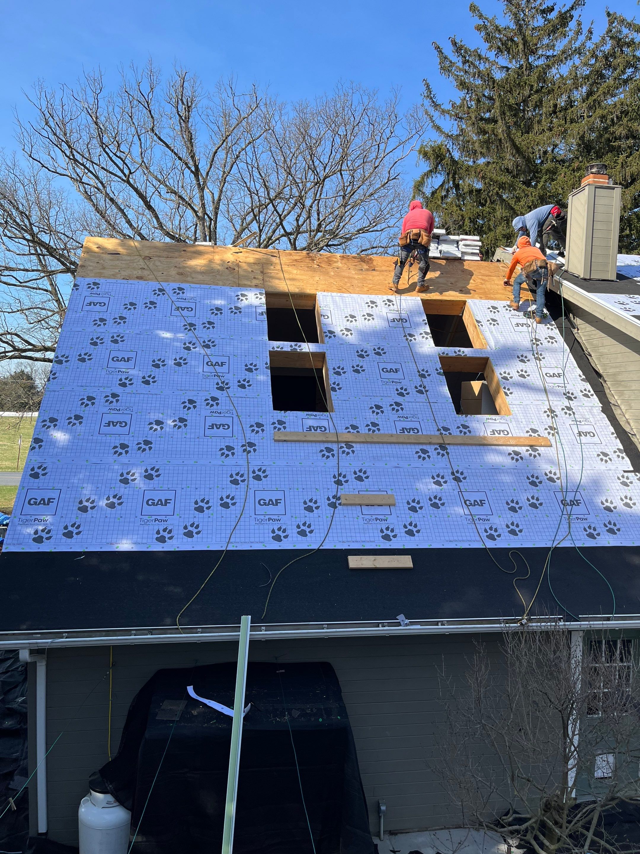 Cedar Falls Gaf roofing installation by Teflon Roofing