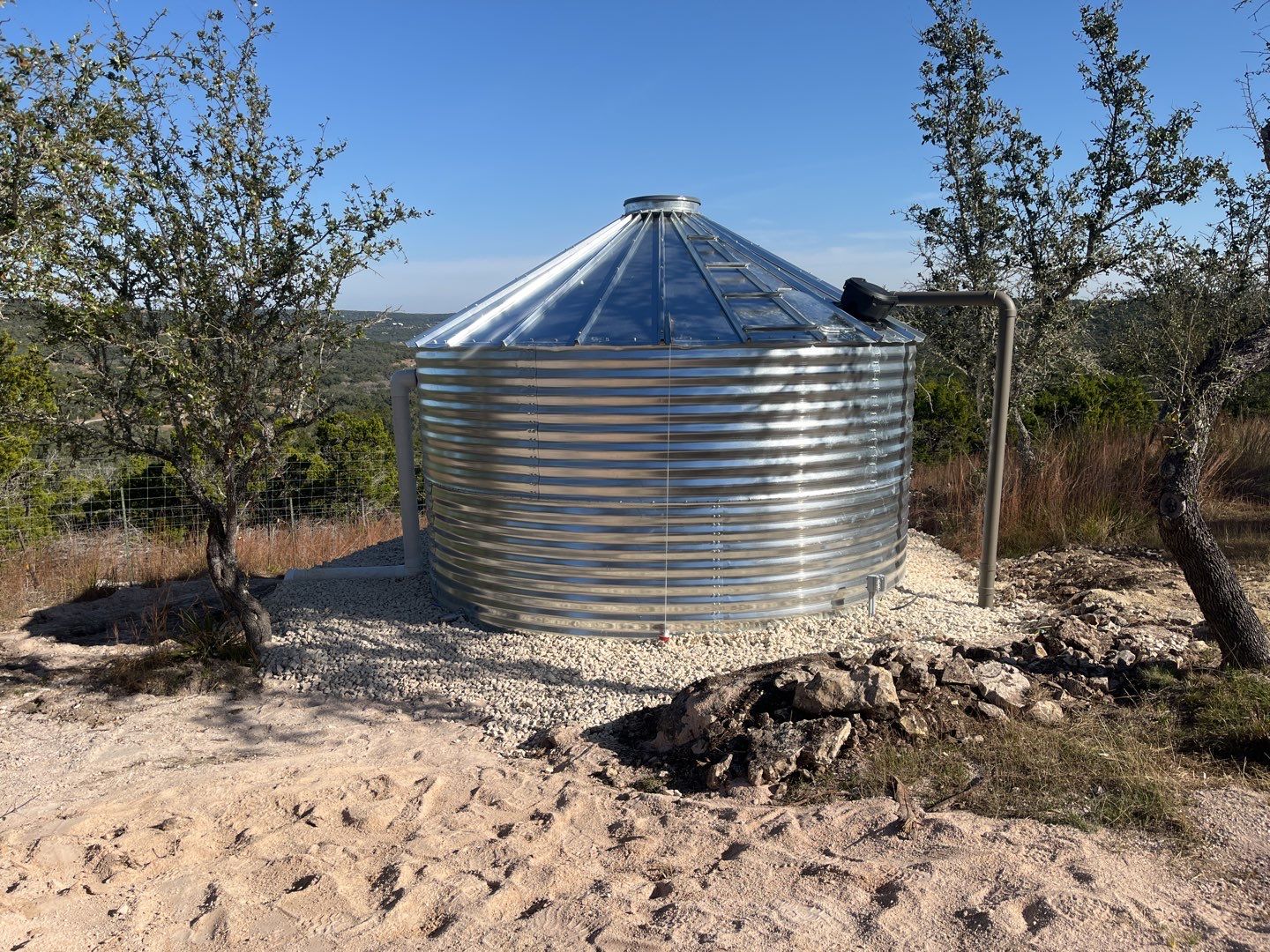 10000 gallons with a view! by Hill Country Rain Water