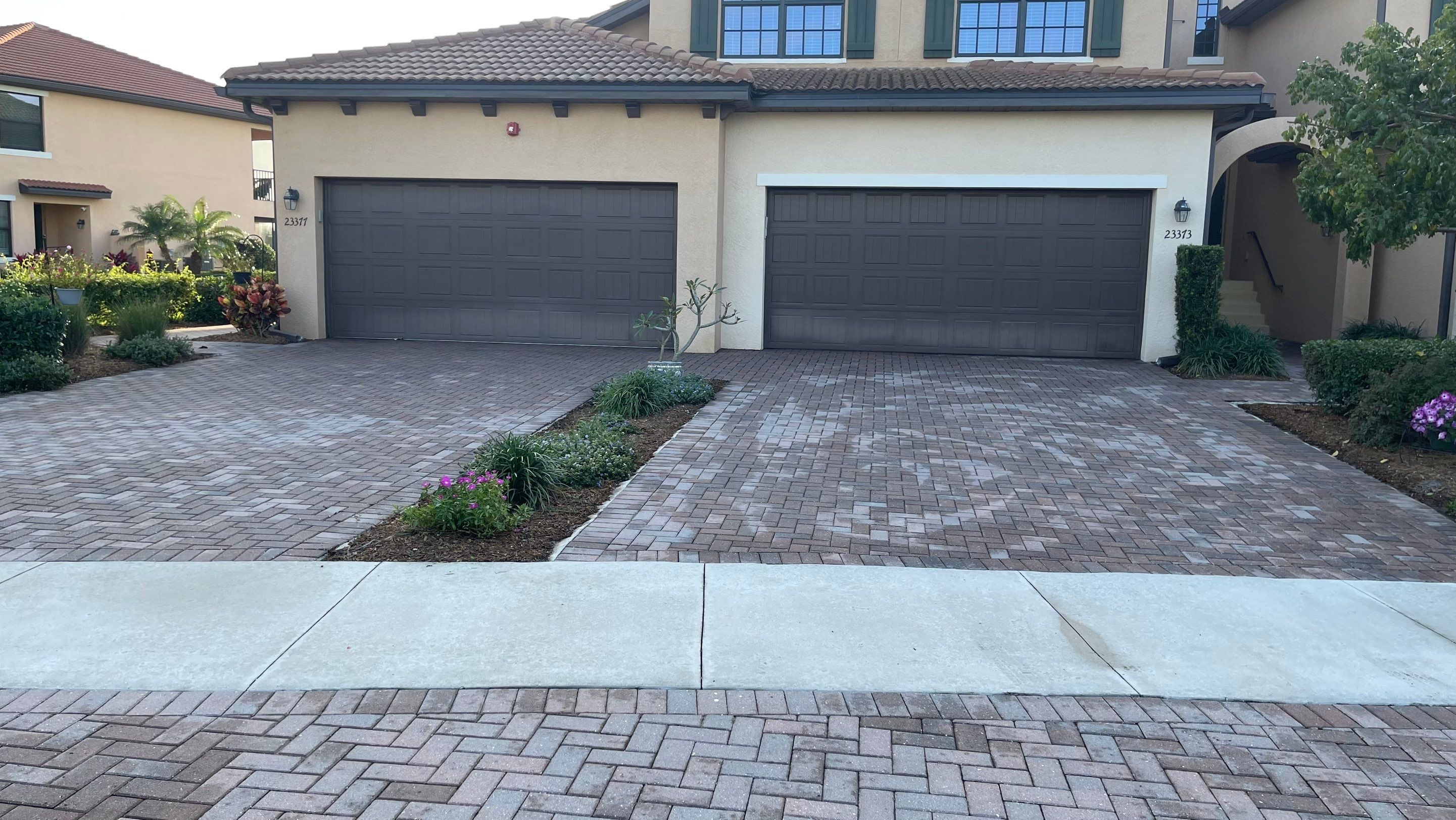 HOA Paver Driveway & Sidewalk Cleaning in Sarasota National, Venice, FL | Sunshine AquaWash by Sunshine AquaWash