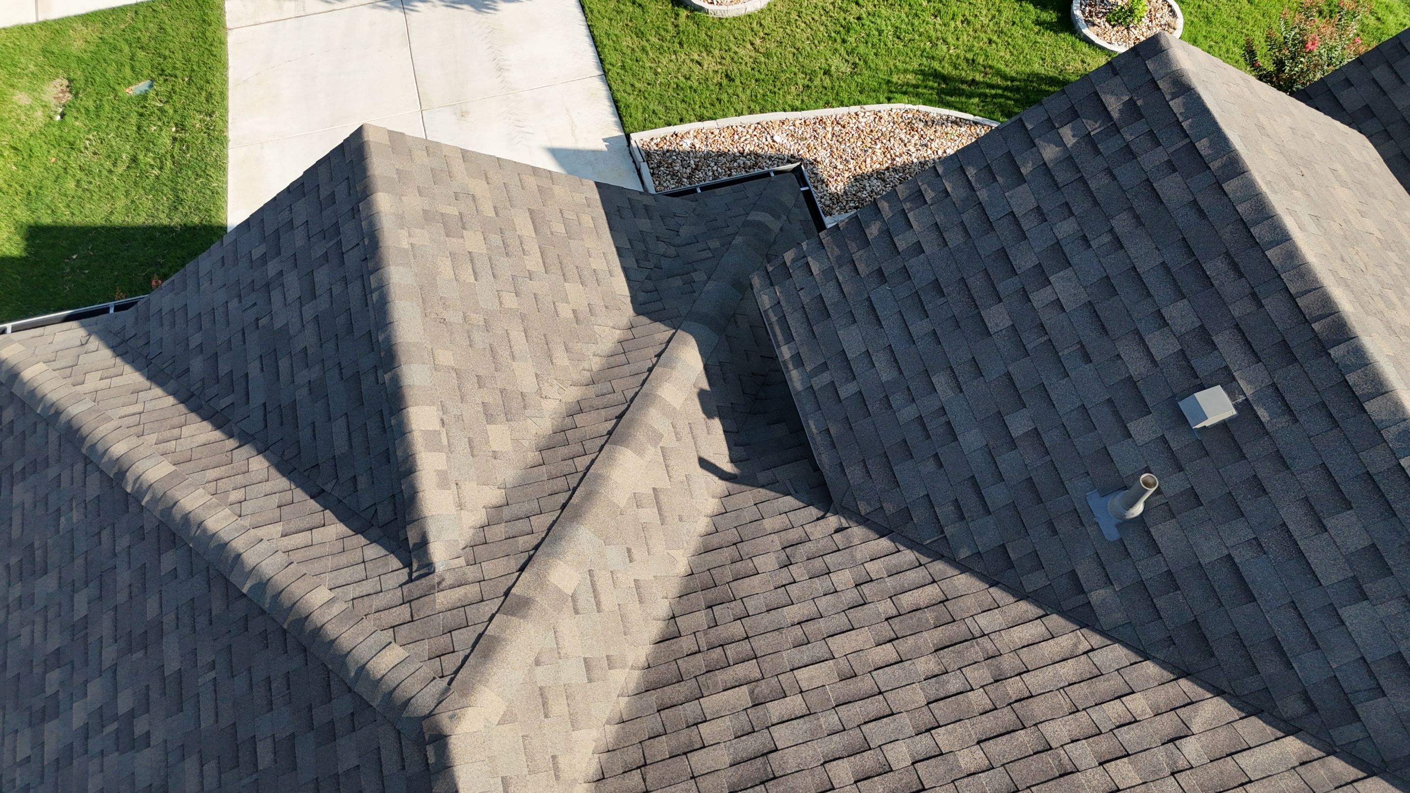 Weathered Wood - Malarkey Vista by RoofsOnly.com