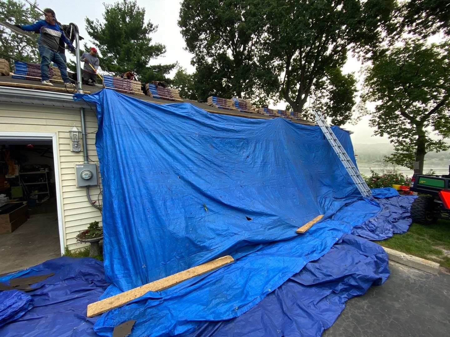 Roof Replacement using CertainTeed Landmark by 180 Contractors
