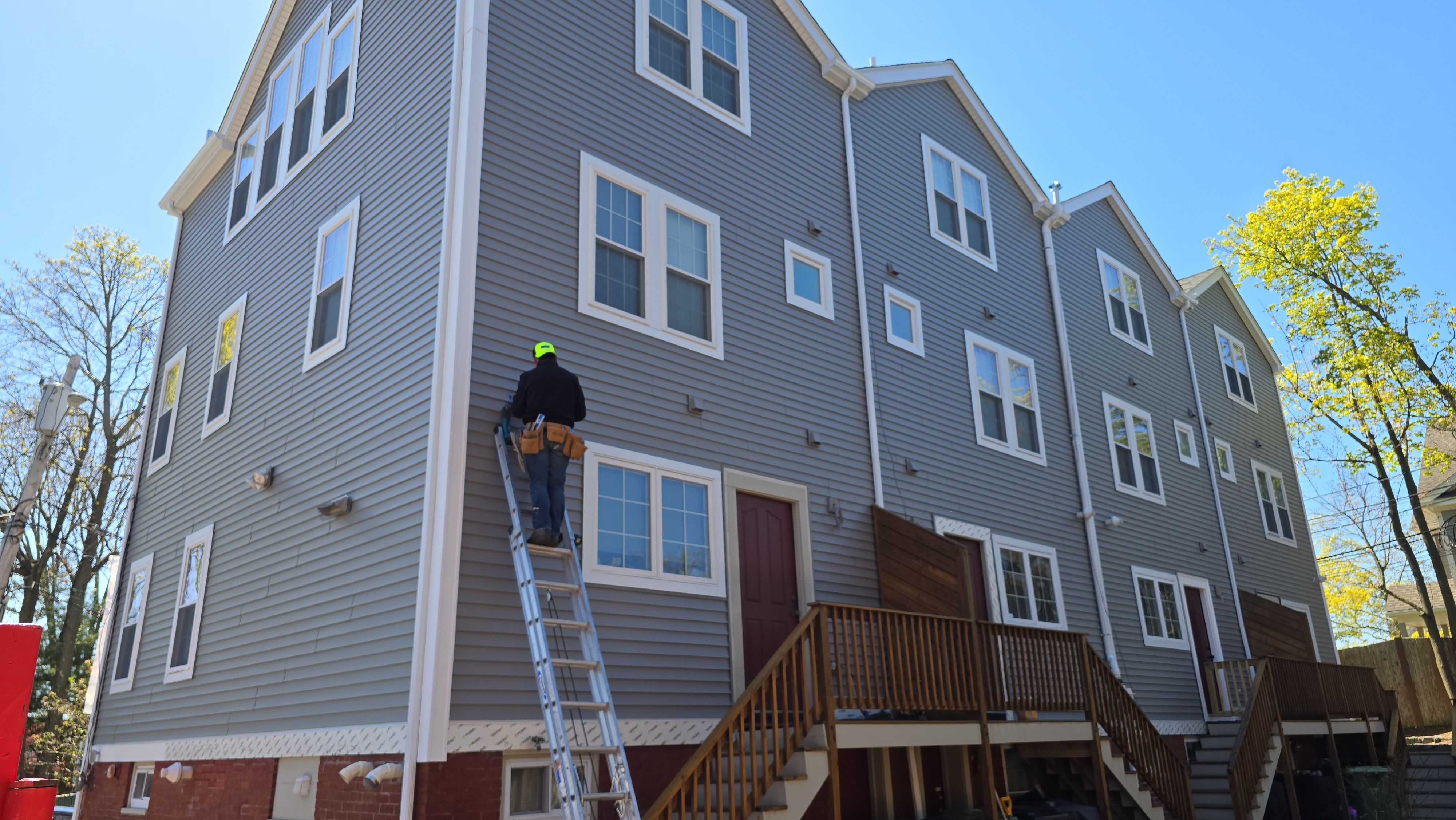 Vinyl siding and Entry Doors inn  Watertown, MA by UBrothers Construction