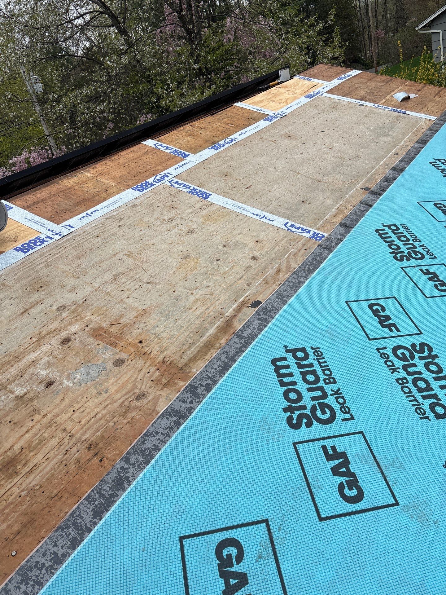 Asphalt shingles in Orange, CT gives homeowner brand new roof! by DiGiorgi Roofing and Siding Inc