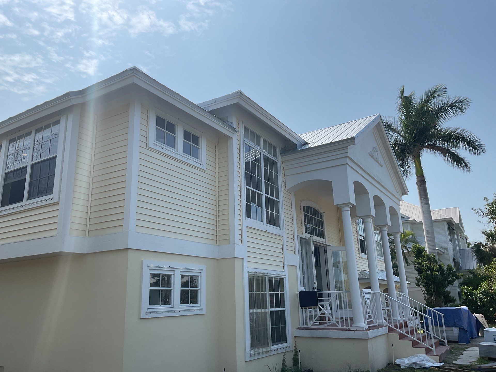White 6-Inch Seamless Gutters in Sanibel FL by Gutter Professors