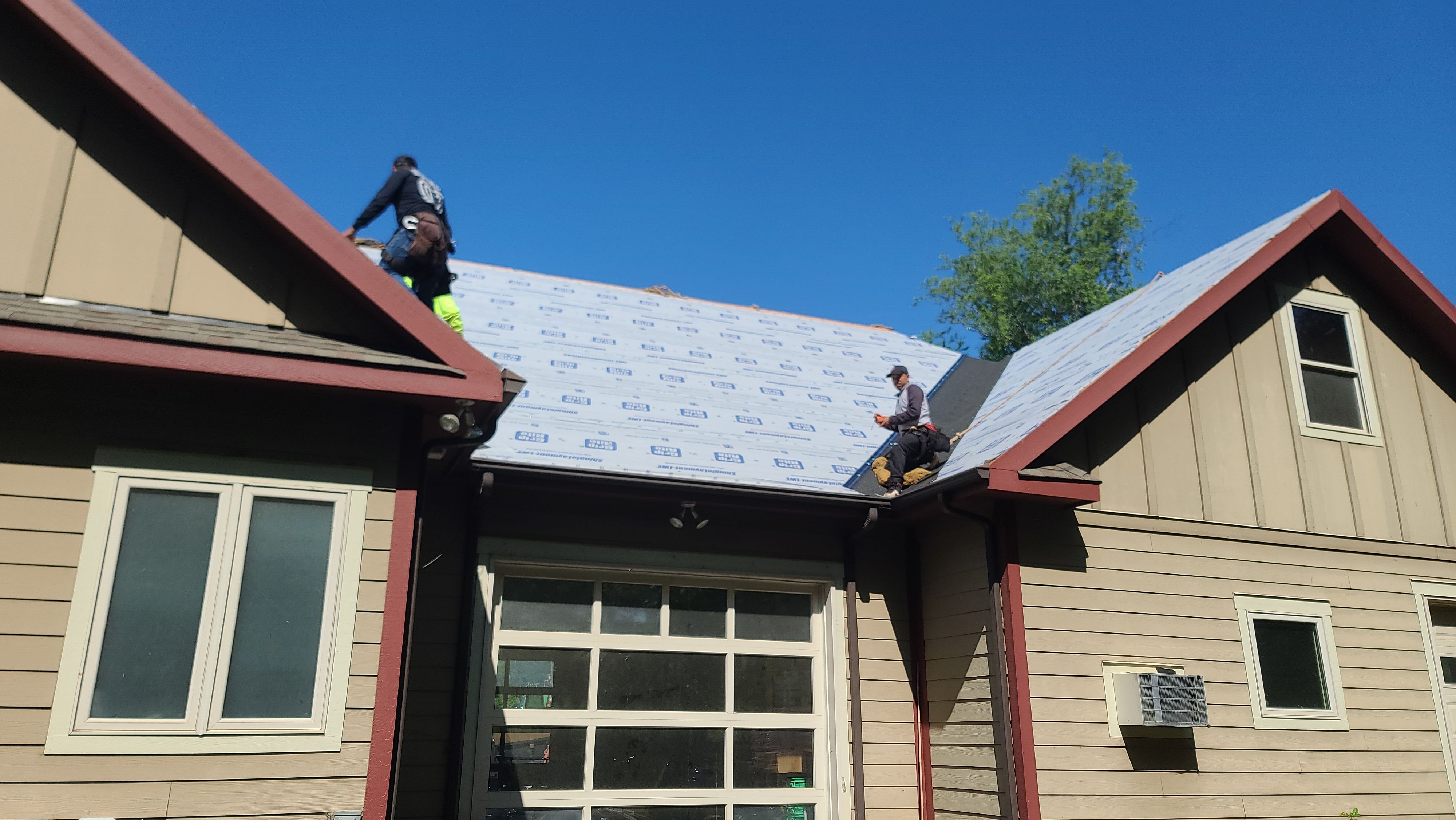 Tony's roof by BROCK BUILDERS 