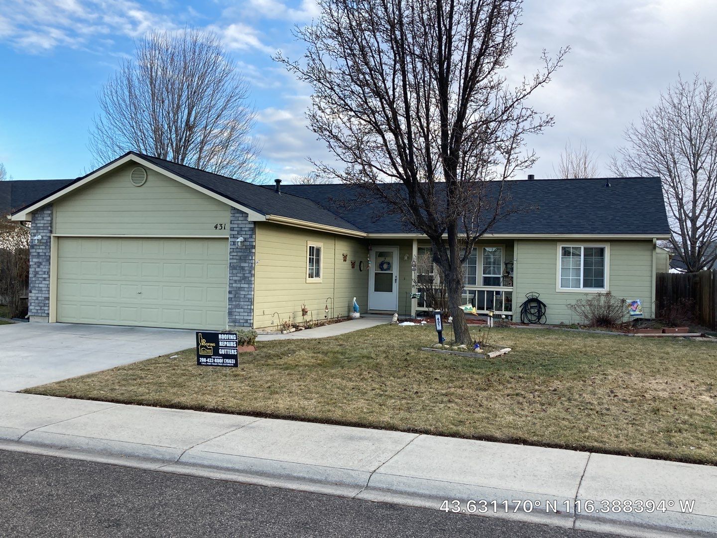 Meridian Idaho Single Level Residential Roofing Installation using Owens Corning by ID Roofing LLC