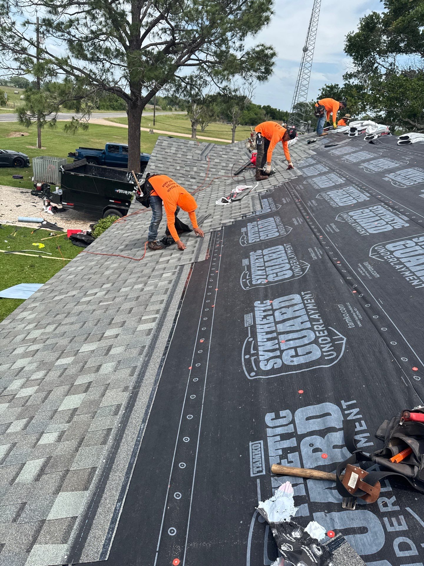 Roof Replacement louise by Roof Repair Company