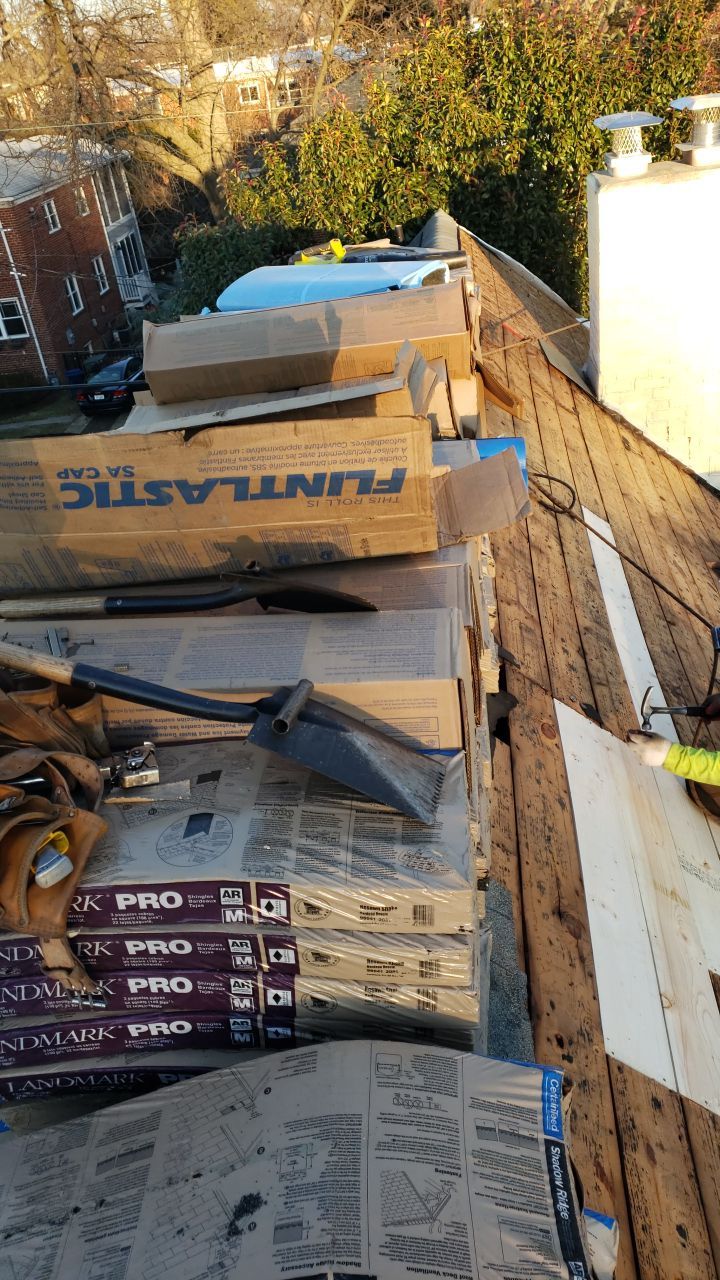 Alexandria Landmark Pro MD Resawn Shake/Flintlastic SA Project by RM Banning, Inc.