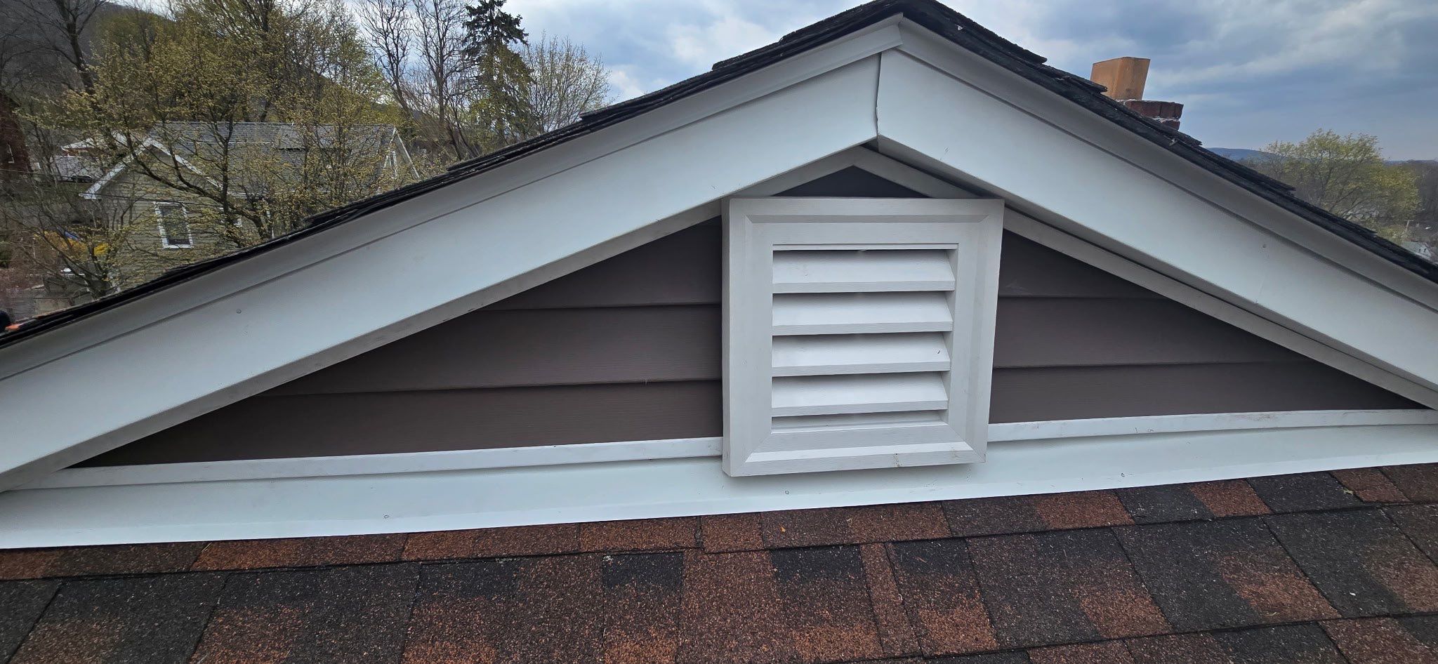 owens corning roof in stall in Beacon NY by roberts roofing