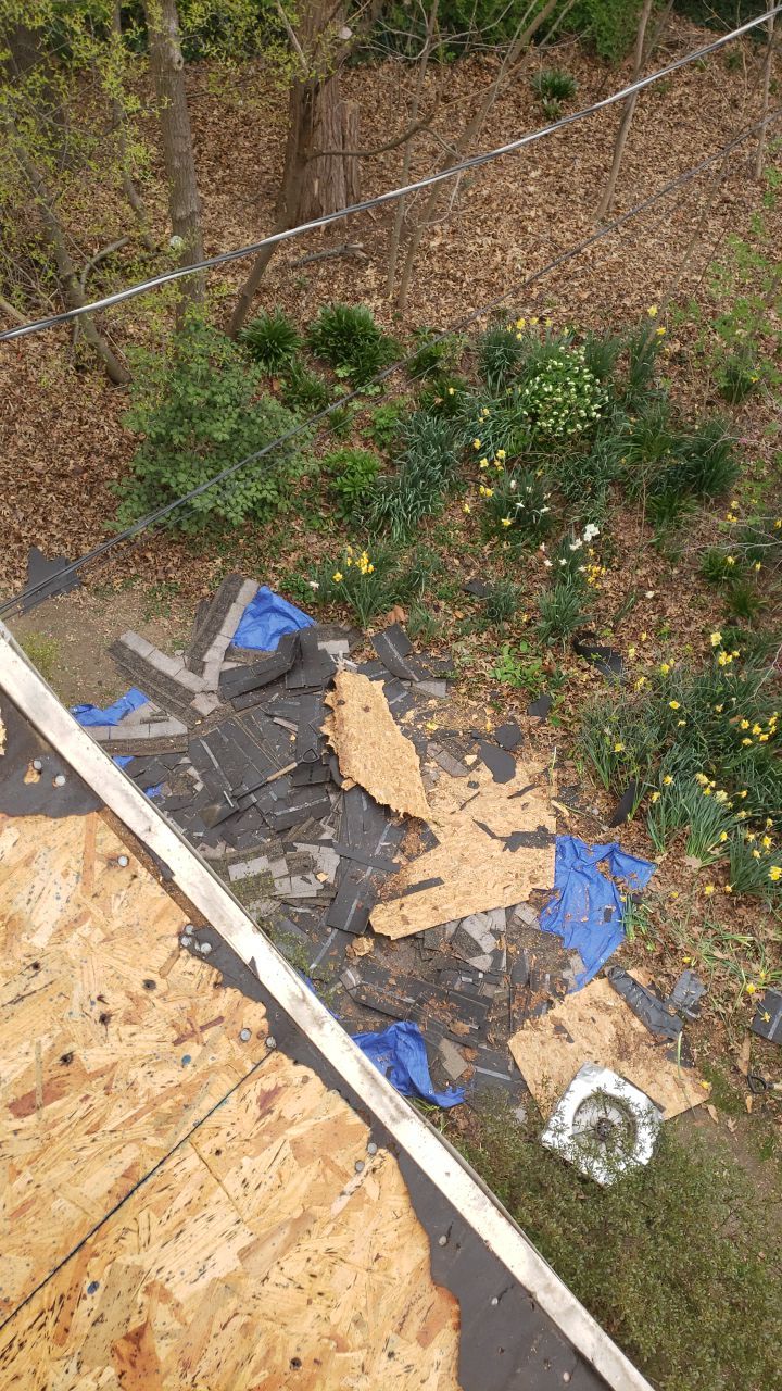 Arlington: CertainTeed Landmark Pro Designer Shingles in Max Def Georgetown Gray by RM Banning, Inc.