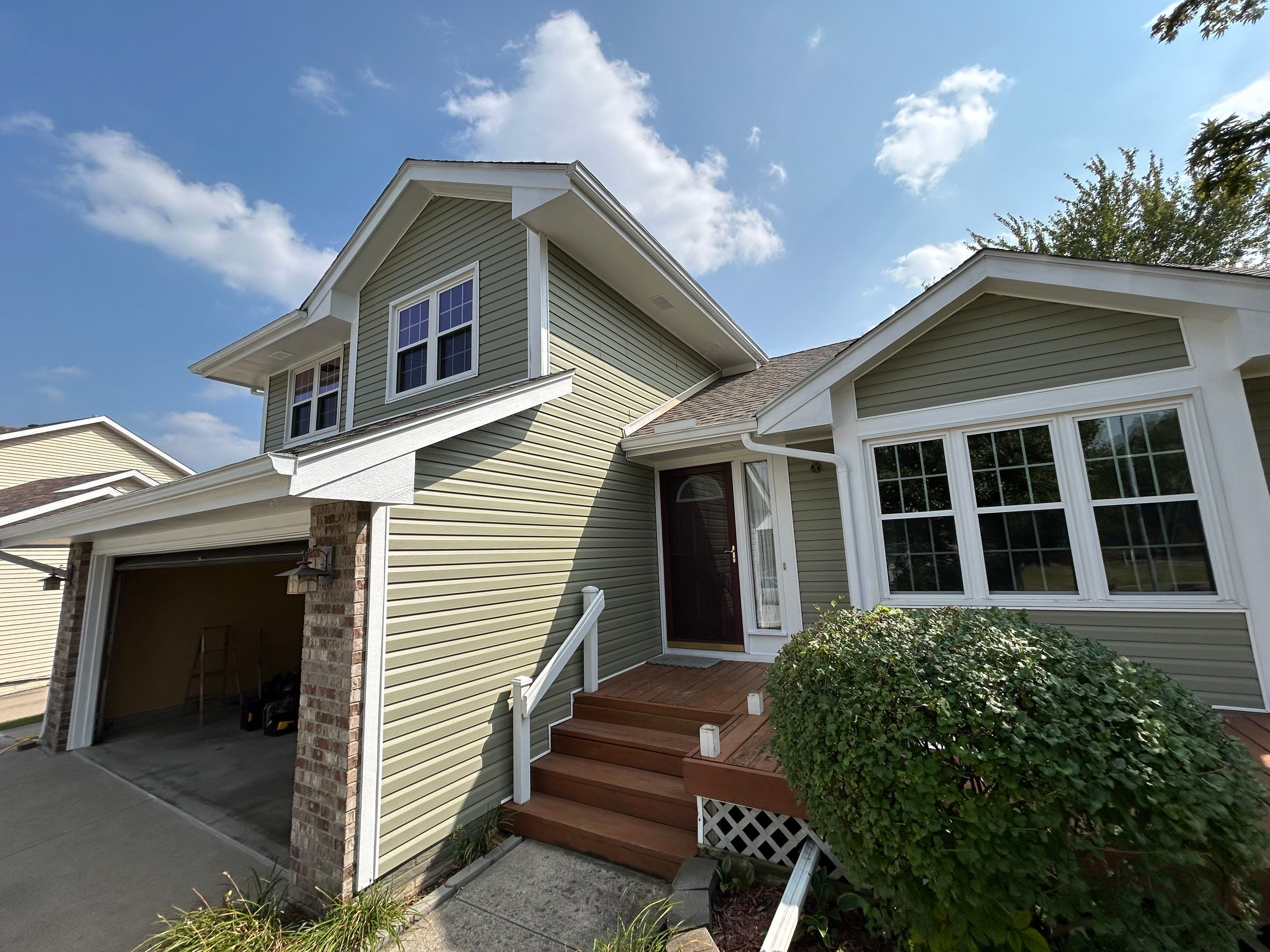 Vinyl siding in Pleasant Hill, IA by Blu Ember Properties