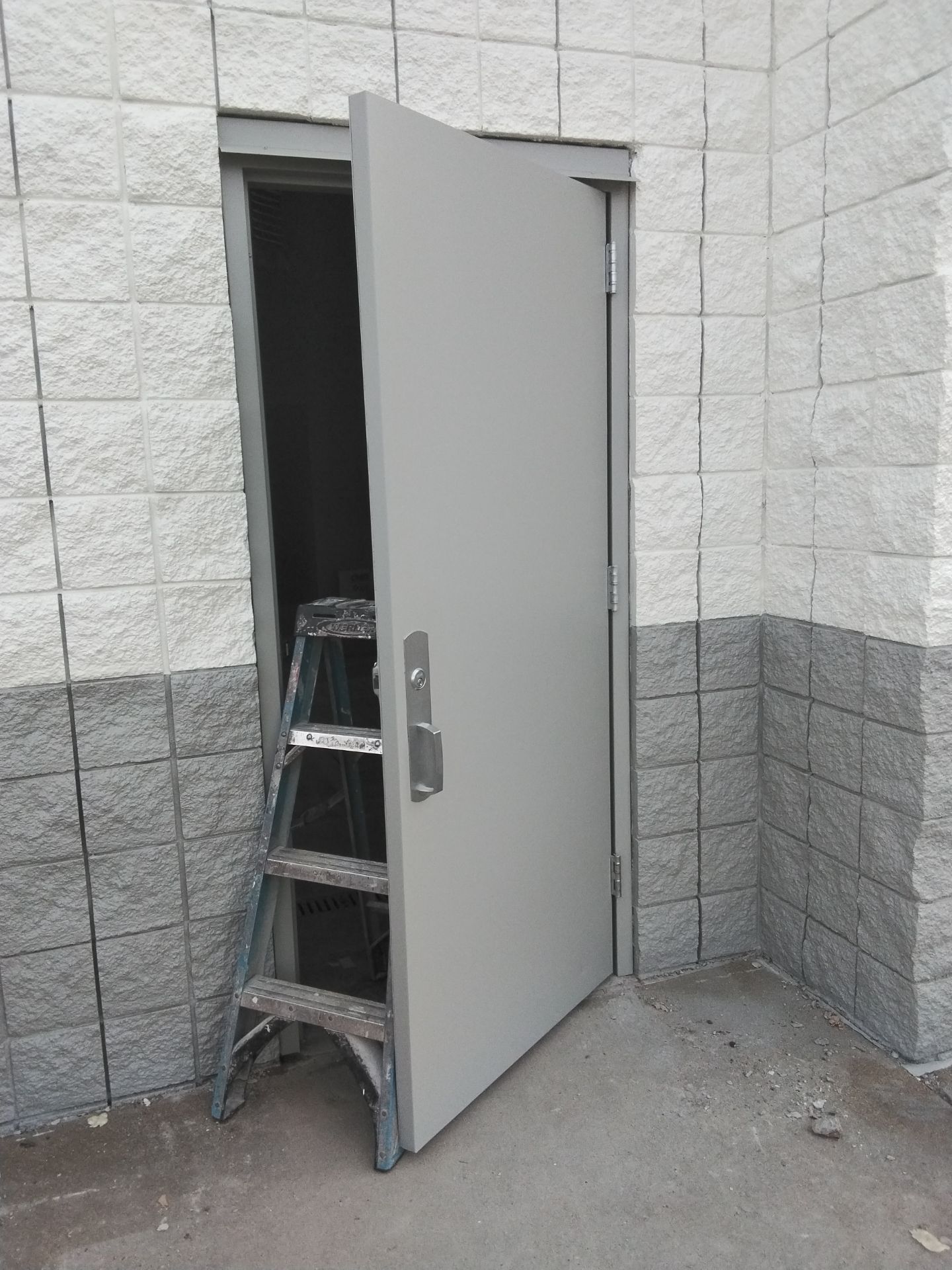 Discount Tire Council Bluffs, IA Remodel  by Midwest Paint LLC