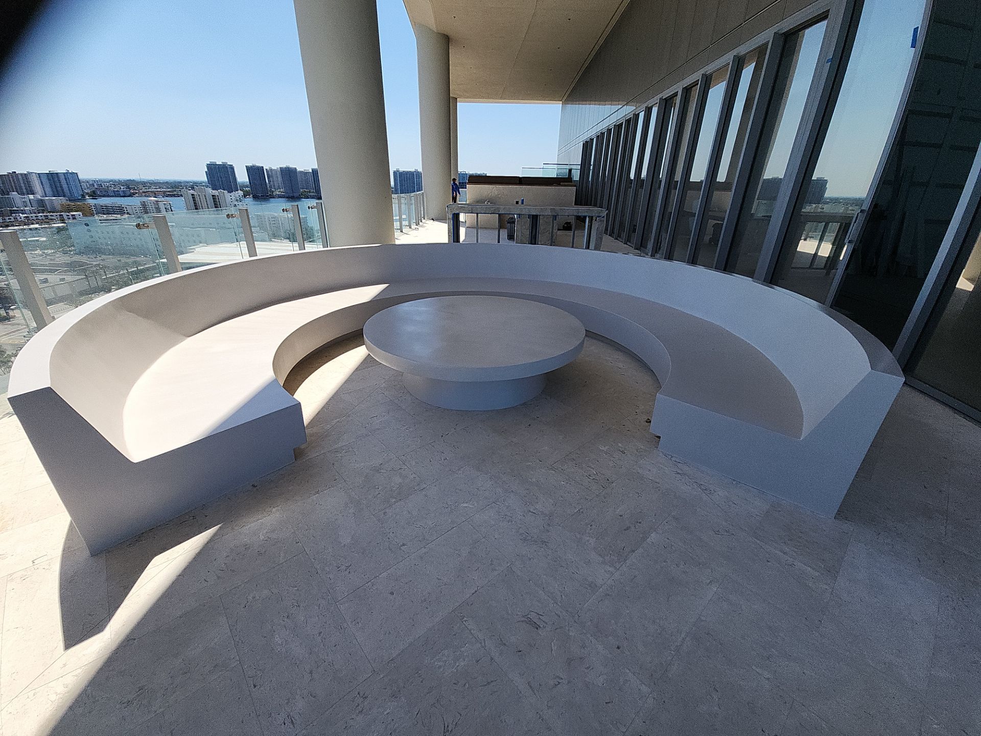 Microtopping over Furniture by Seamless Surfaces