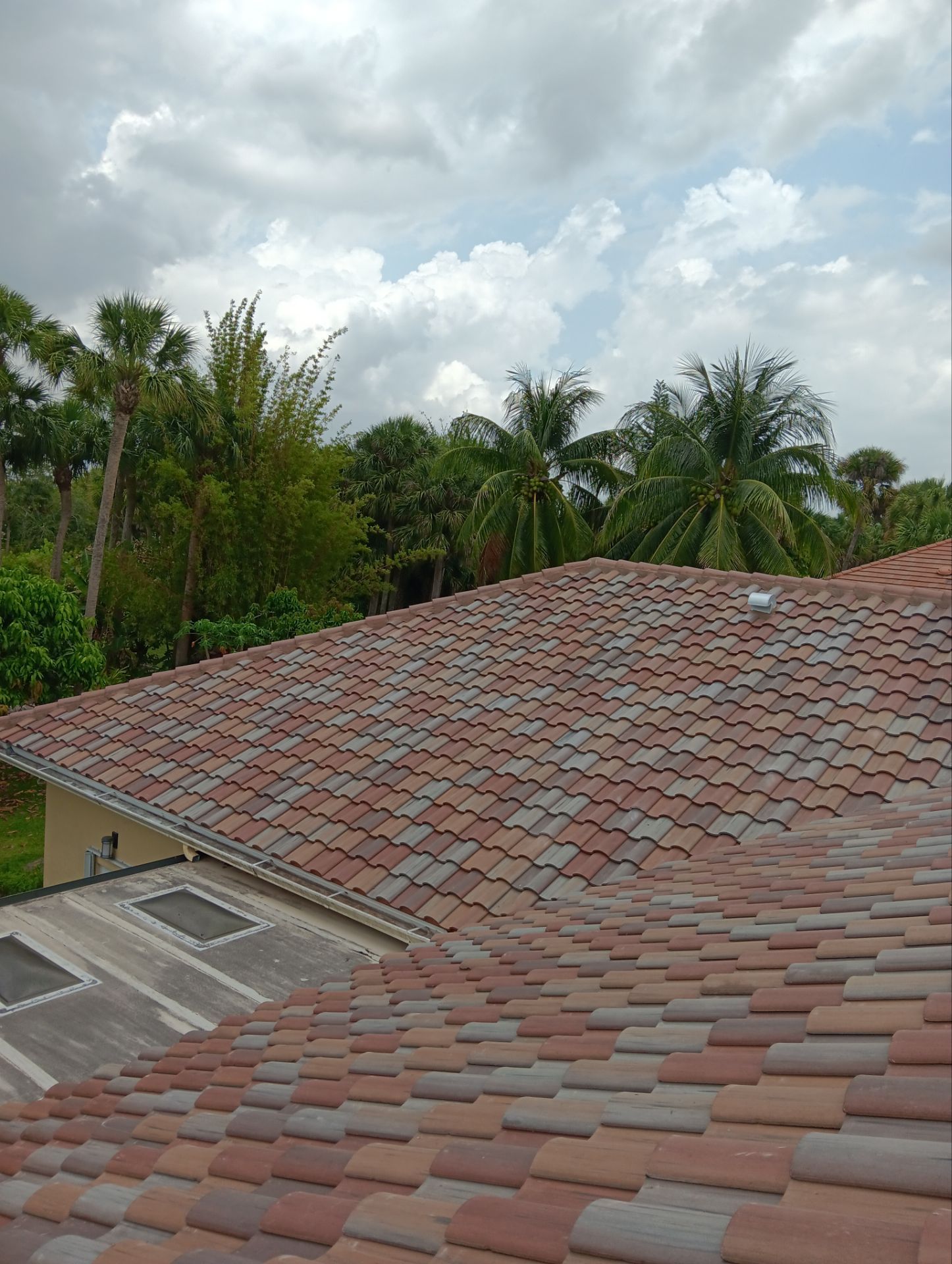 Tile Roof Replacement in West Palm Beach ā Professional, Transparent, and On-Time Service by Aastro Roofing