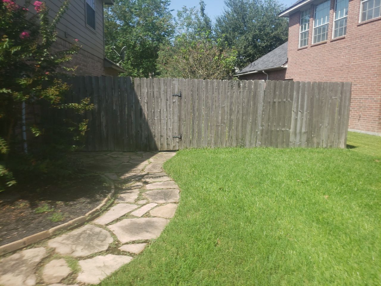 6'6" Western Red Cedar Fence Install by Astro Outdoor Designs 