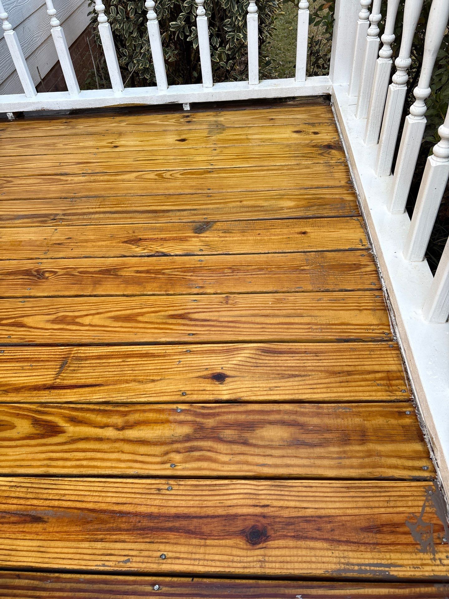 Wood Deck using Wood Sealant by DuraSeal