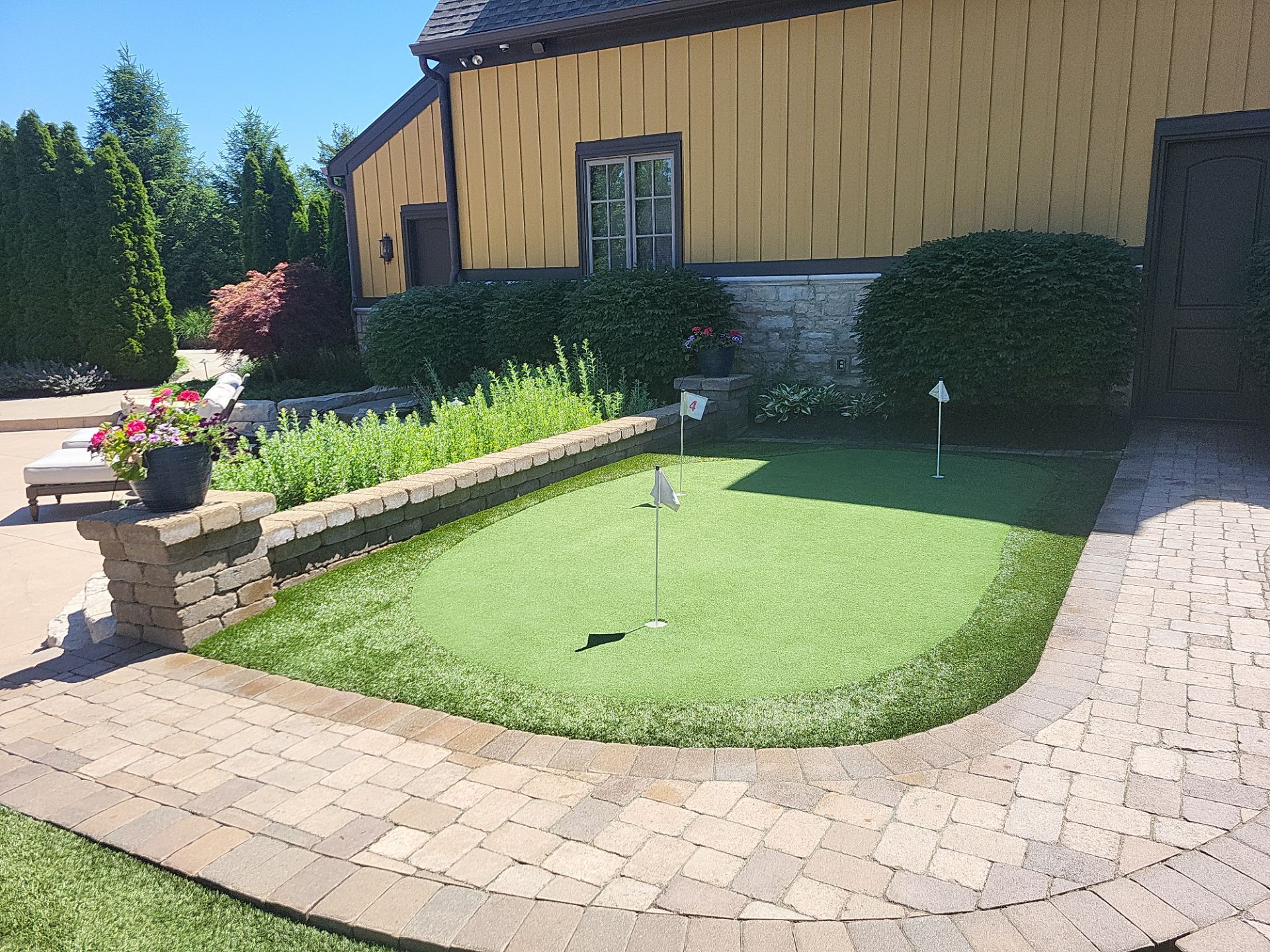 Backyard Putting Course in Delaware, Ohio by Southwest Greens Midwest