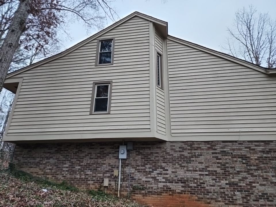 Exterior renovation using James Hardie Siding and Simonton Windows by Indigo State Roofing