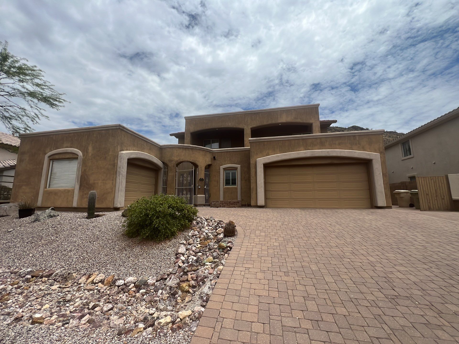Exterior Painting using Dunn-Edwards EVERSHIELD®  by Crash of Rhinos Painting & Garage Floors
