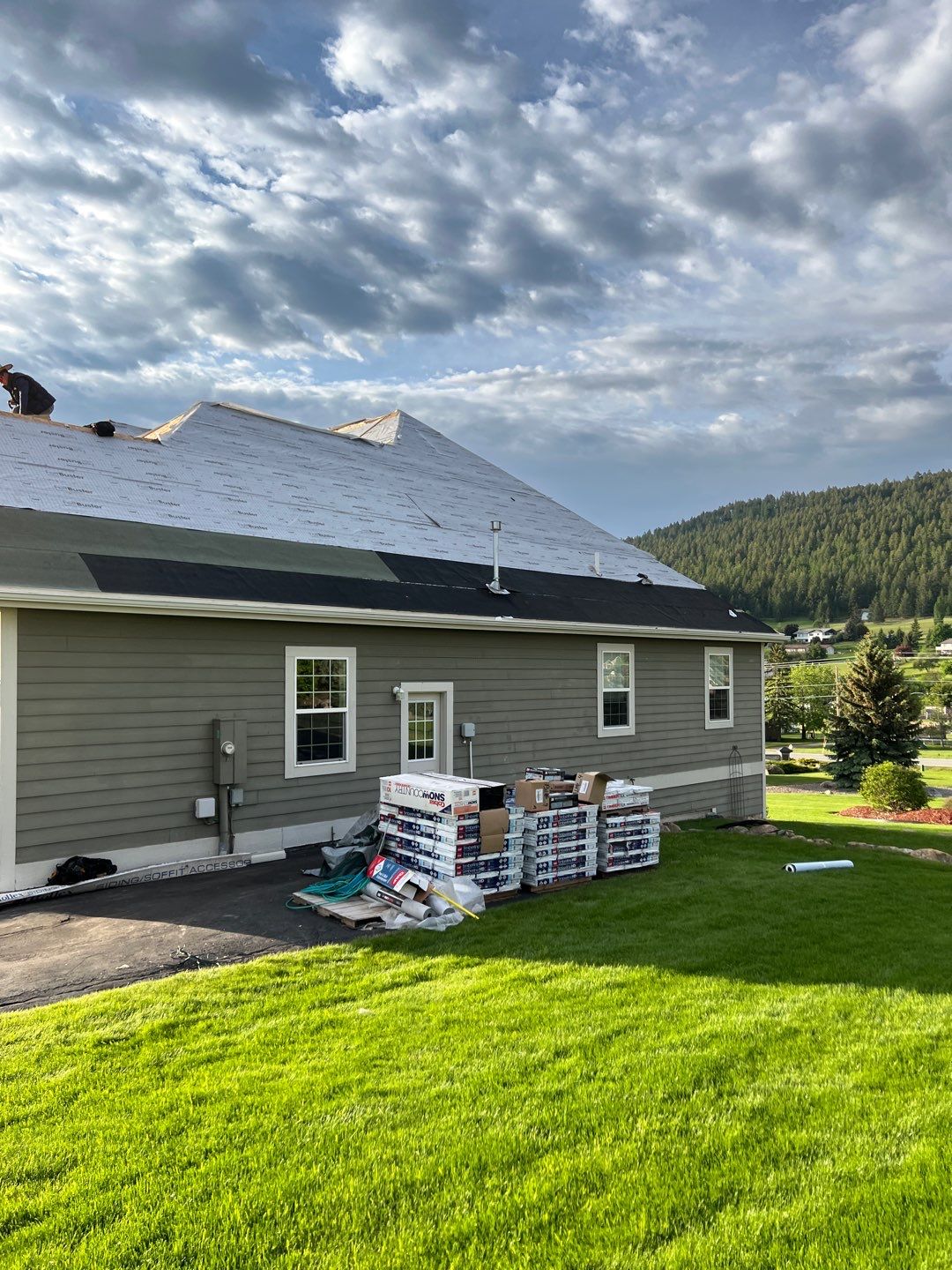 GAF Timberline HDZ - Weathered Wood by Montana Roofing Solutions