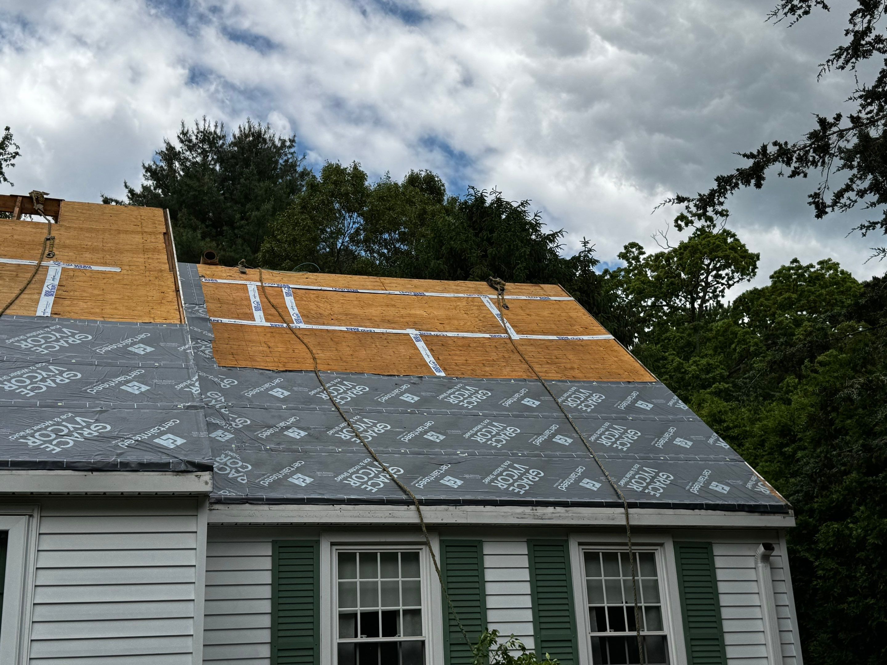 Manchester, CT new roof by DiGiorgi Roofing & Siding INC! by DiGiorgi Roofing and Siding Inc