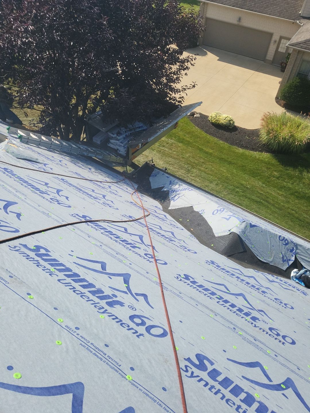 ATLAS PINNACLE COLOR: WEATHERED WOOD by Eagle Eye Roofing