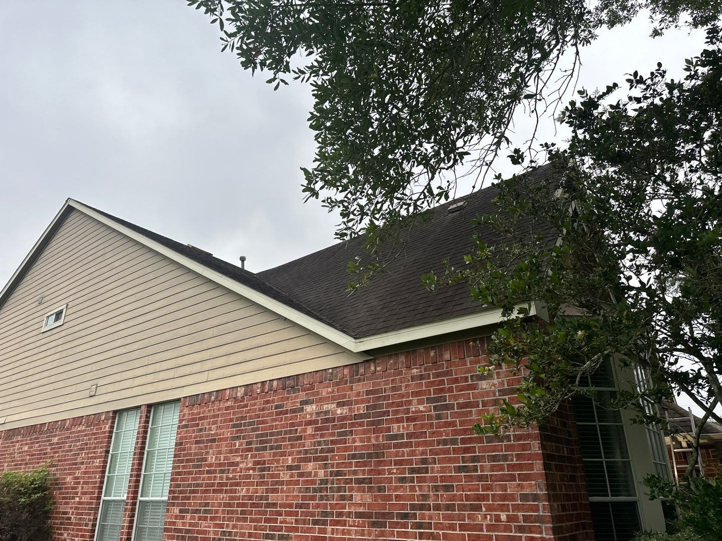 Residential Roofing Installation using Owen's Corning Duration (Lifetime) Shingles by Roof Repair Company