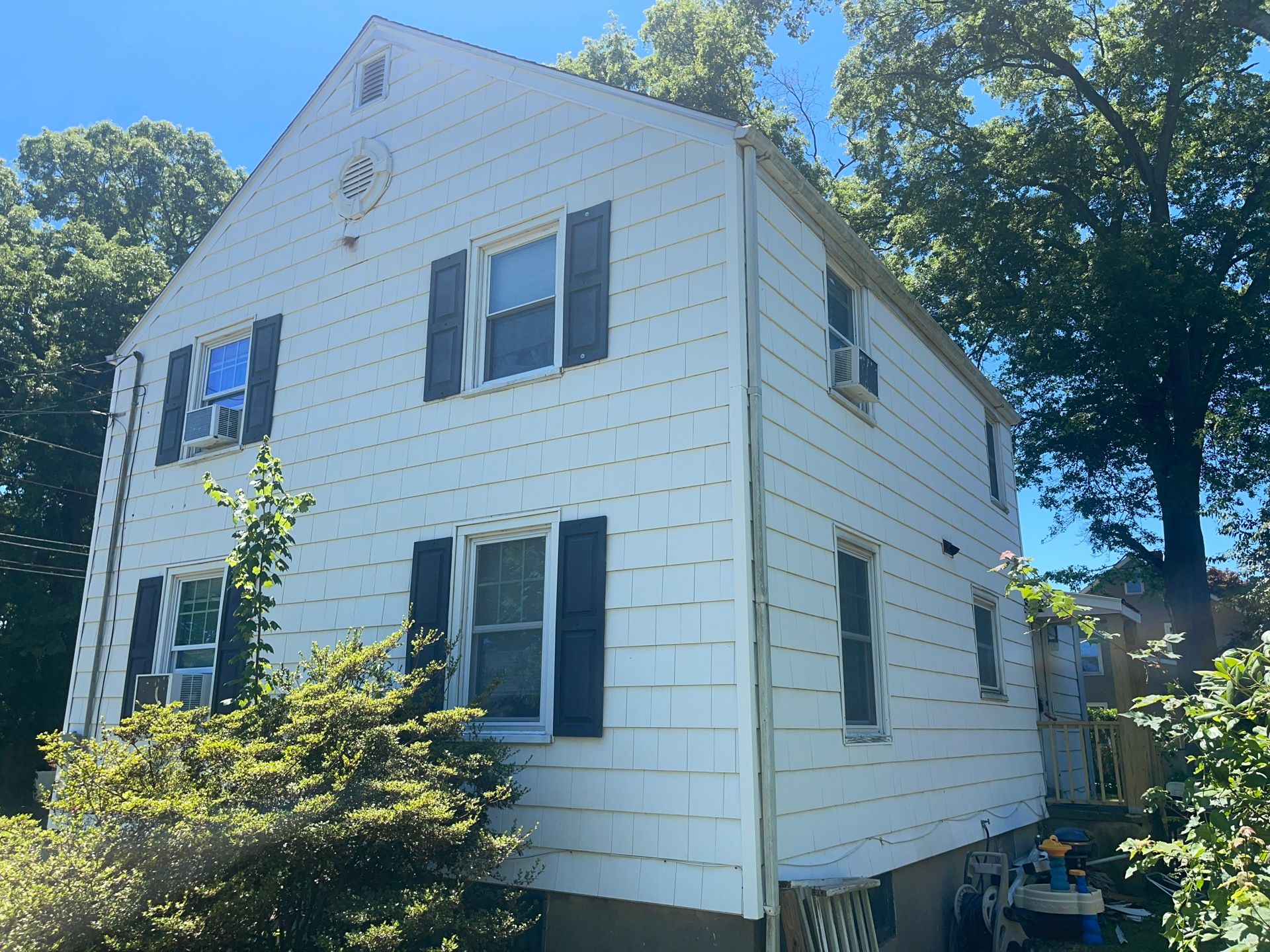 Siding Installation using CertainTeed Monogram Vinyl Siding - D4 - Forest by A Plus Exterior