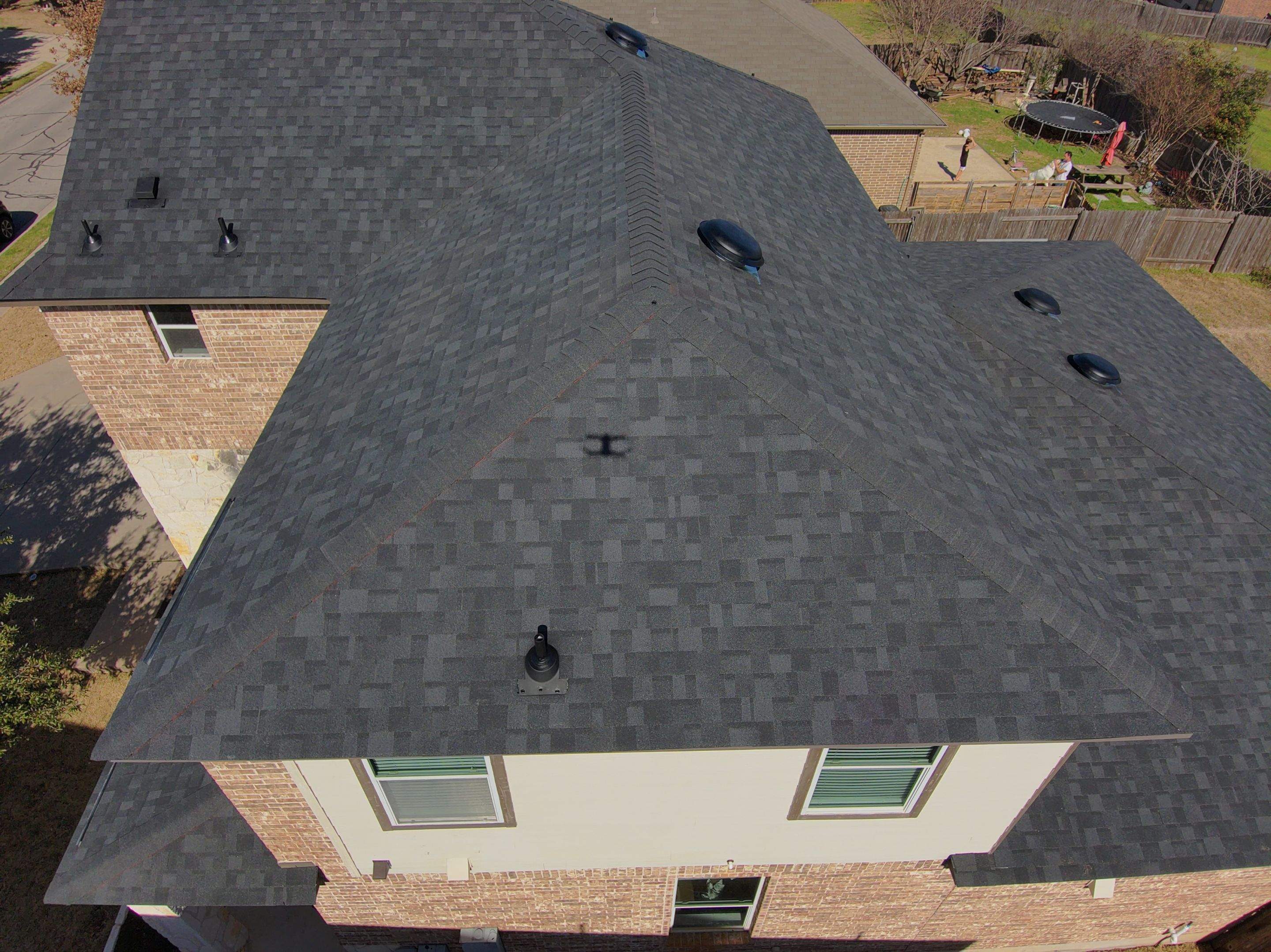 Onyx Black - Owens Corning TruDefinition Duration by RoofsOnly.com