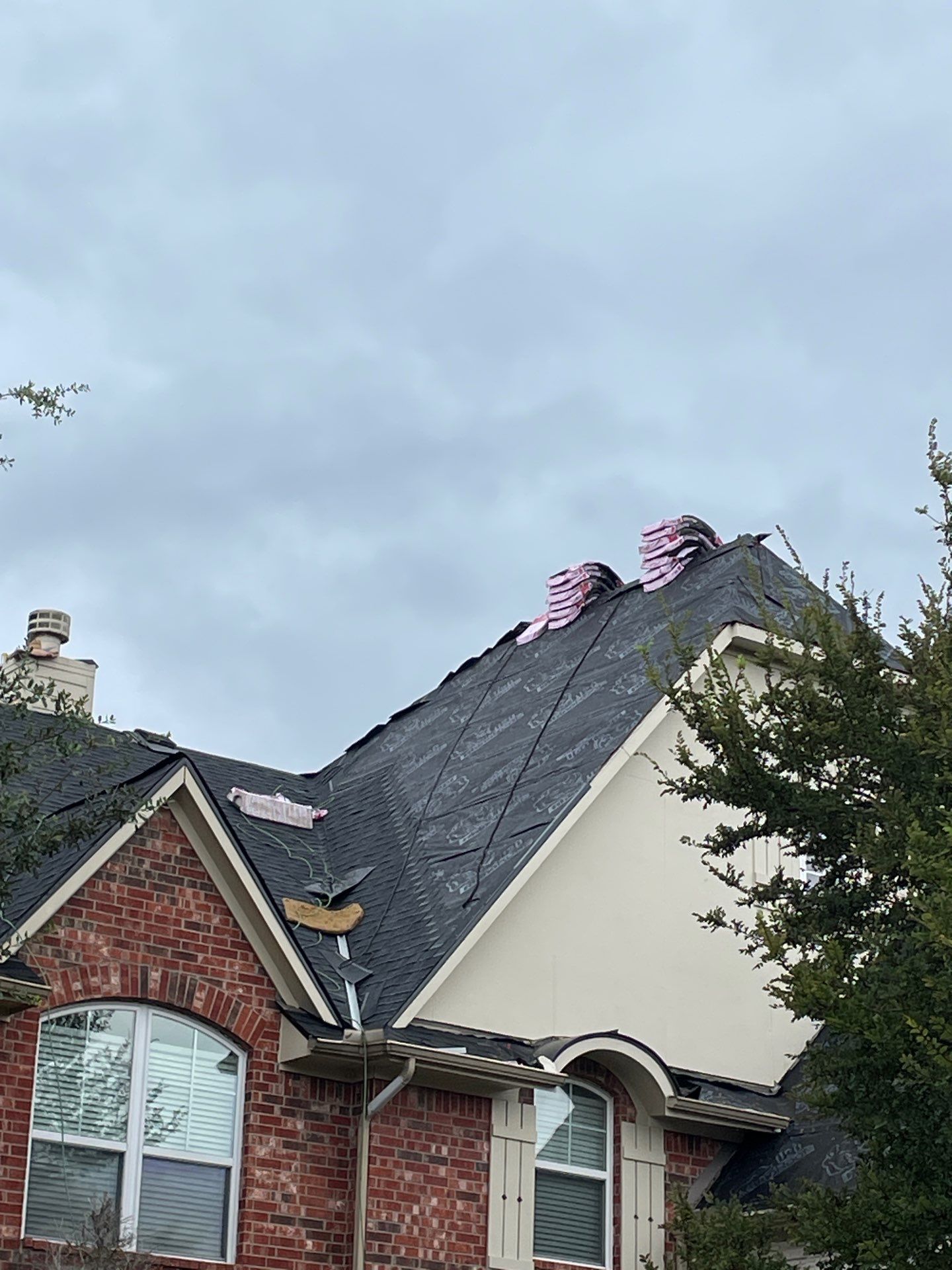 Residential Roofing Installation using Owen's Corning Duration (Lifetime) Shingles by Roof Repair Company