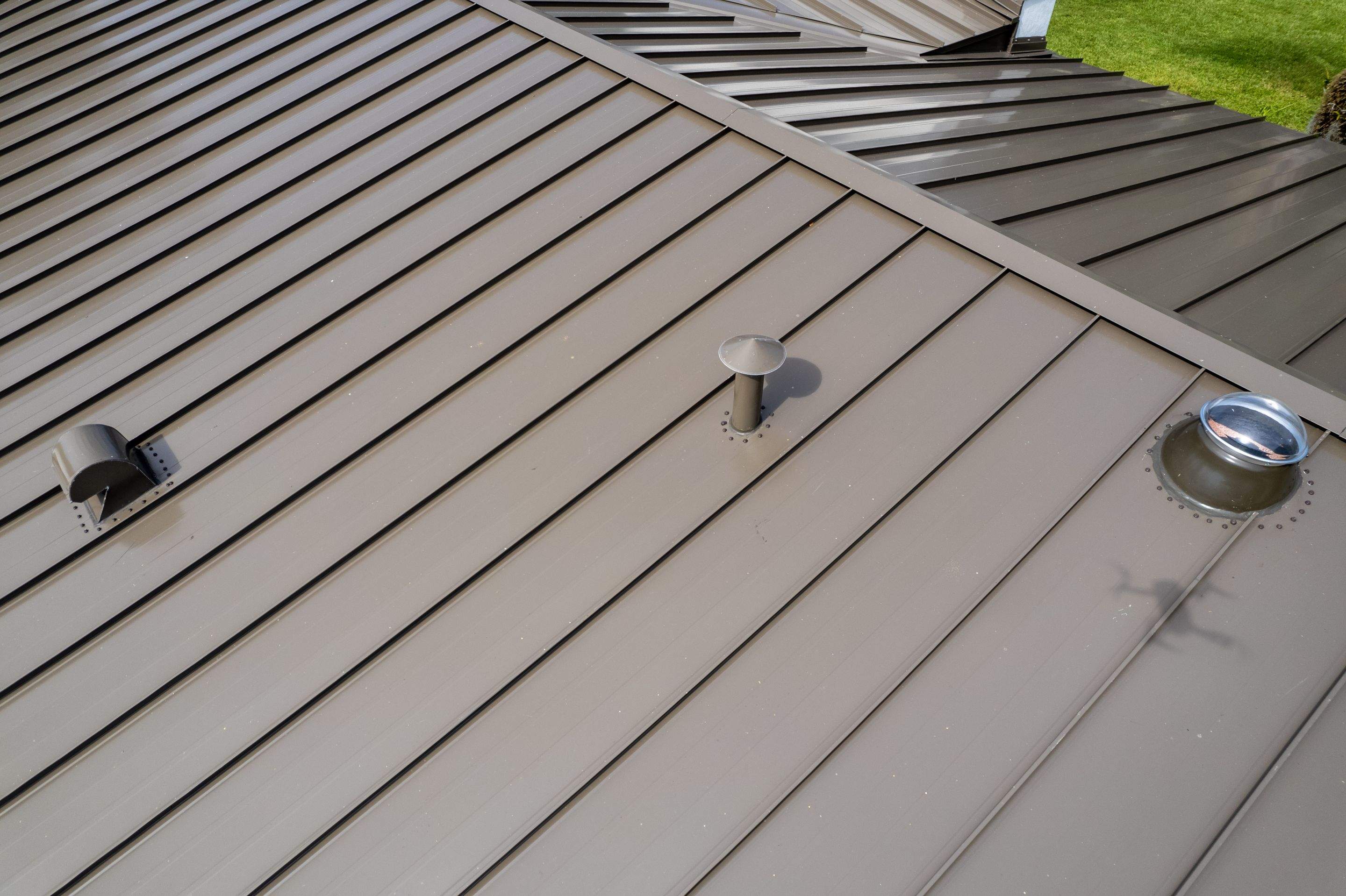 Metal Roof - Galvalume - Medium Bronze by Istueta Roofing