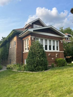 Turtle Shell gutter protection installation in Oak Park, IL 60302, photograph 2