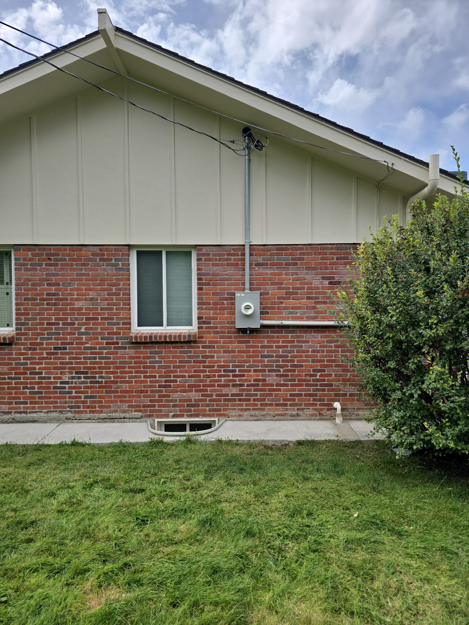 Restoring Beauty: Casa Blanca Makeover for This Duplex by J&M Painting LLC
