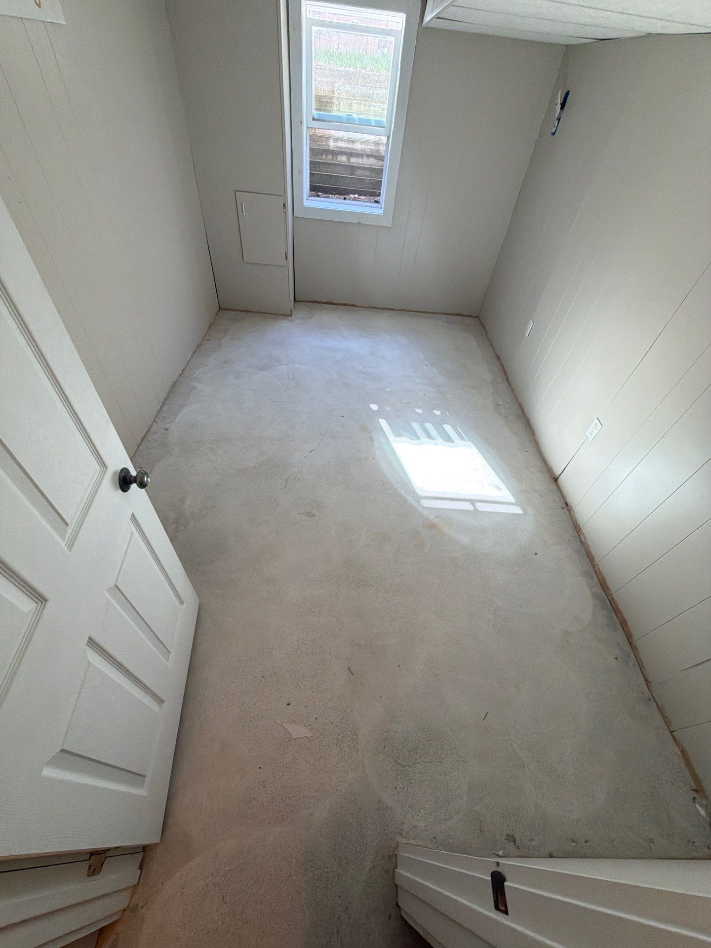 Custom Epoxy Flake Floor Installation for Spring Lake Residence by Gordon Painting