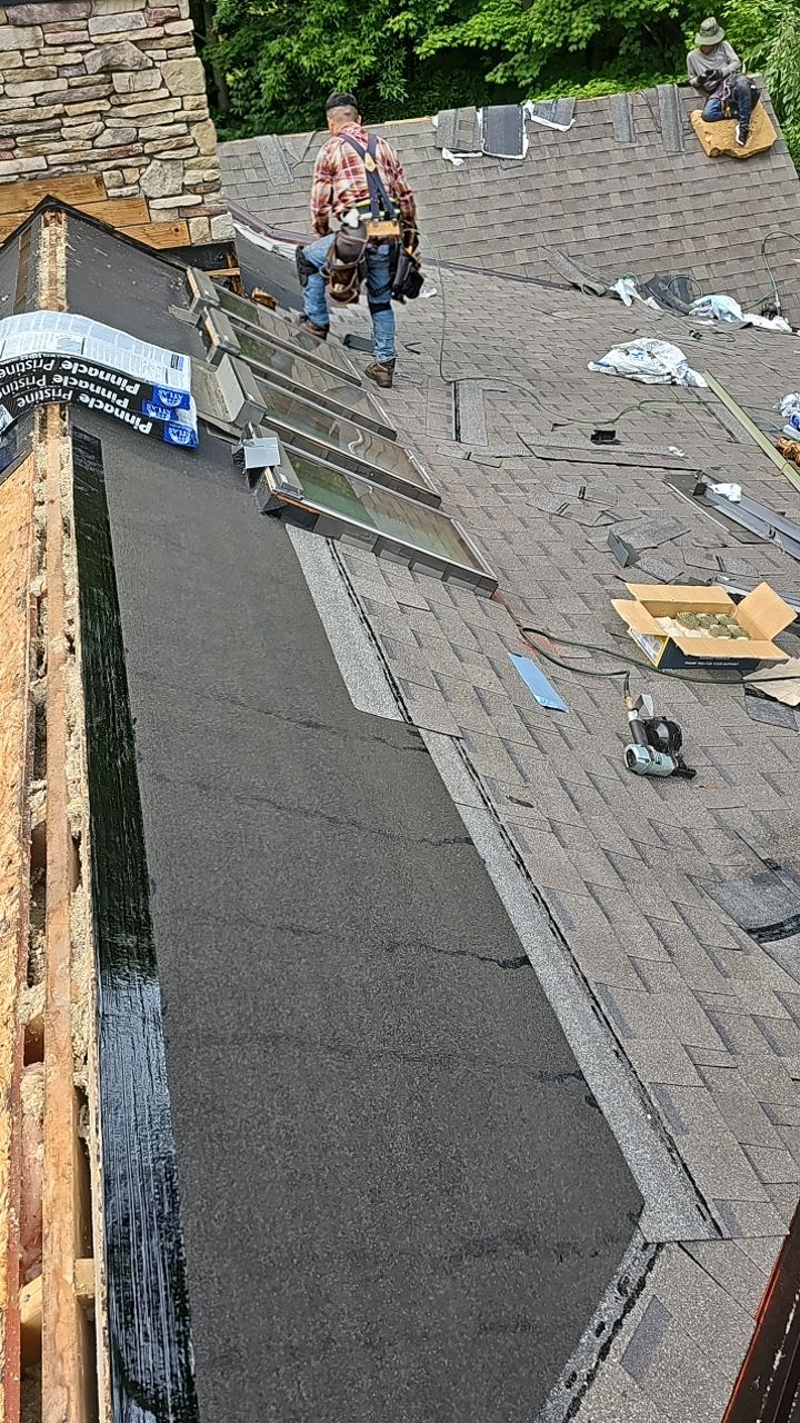 ATLAS PINNACLE HP W/SCOTCHGARD COLOR: WEATHERED WOOD by Eagle Eye Roofing