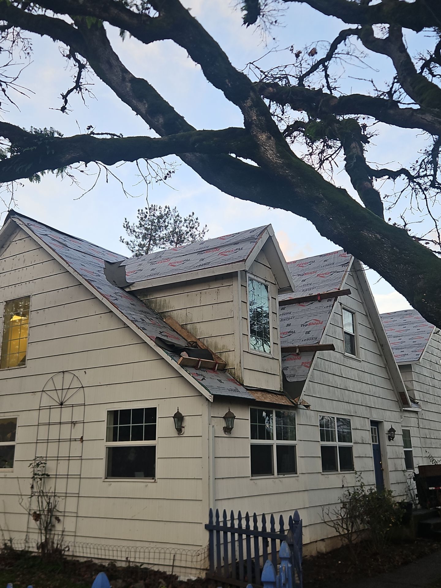 Residential Roofing Installation using IKO Dynasty (Color: Granite Black) by Orezona Building & Roofing Company, Inc.