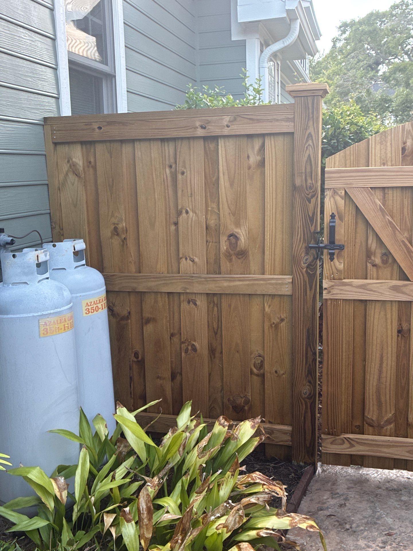 Fence using Wood Sealant by DuraSeal