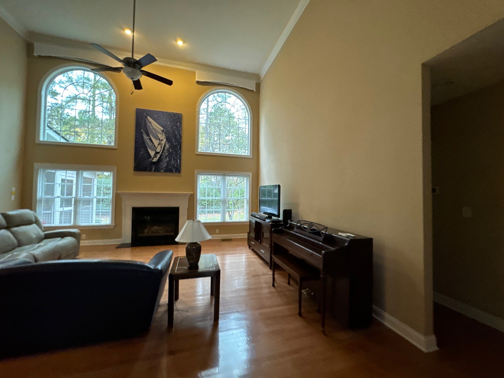 Inteiro painting and Cabineted painting by GonzalezPainters & Contractors Inc 