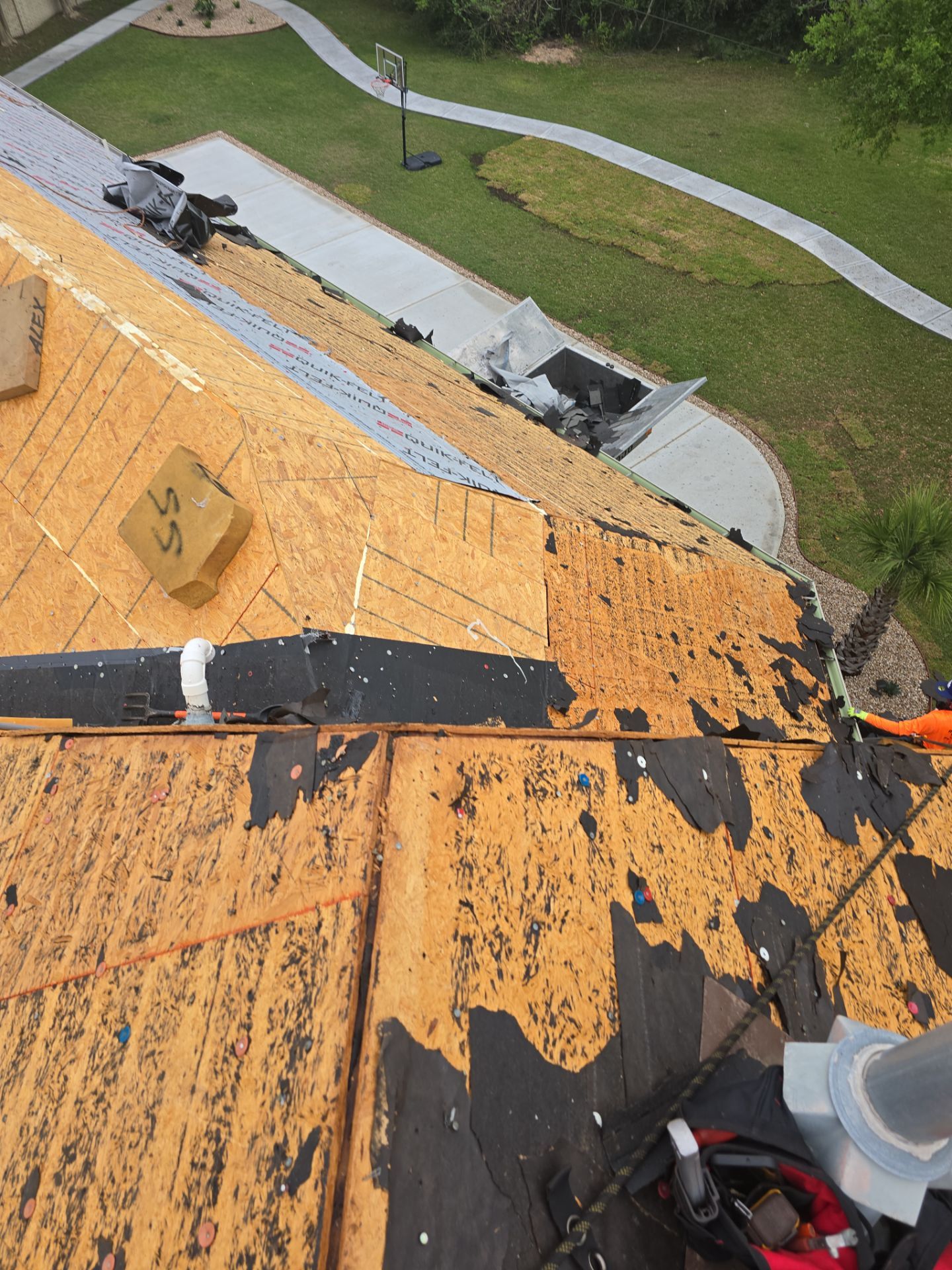 Roof Replacement Houston by Roof Repair Company
