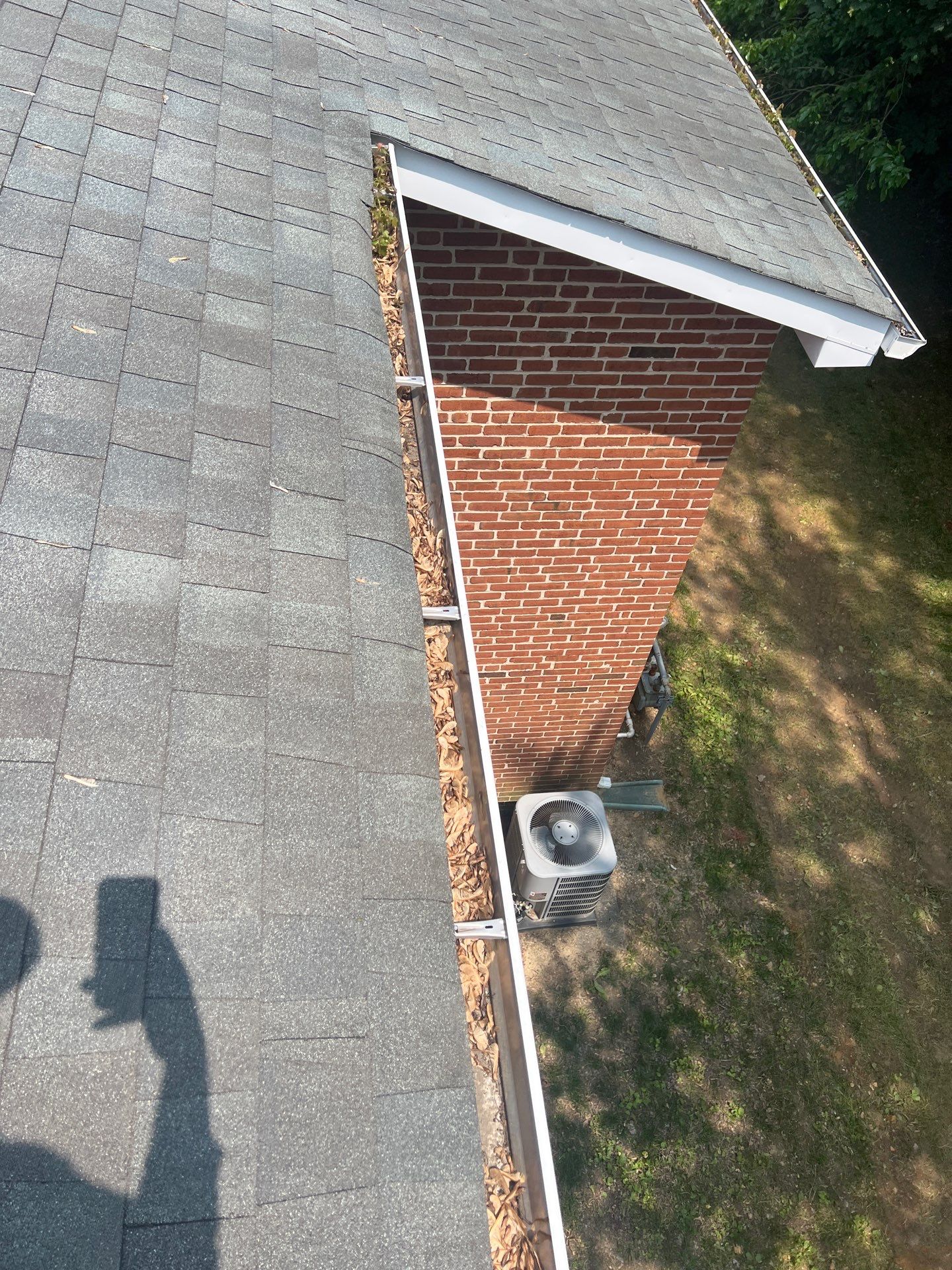 HOA gutter cleaning before photo