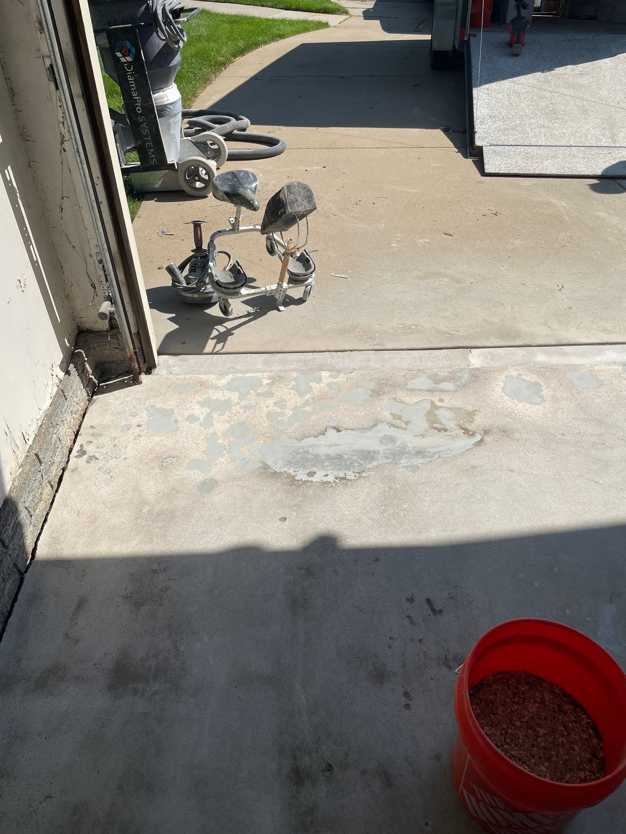 Custom Creekbed Garage Floor Coating in Sioux Falls by Select Painting, Coatings & Garage Cabinets