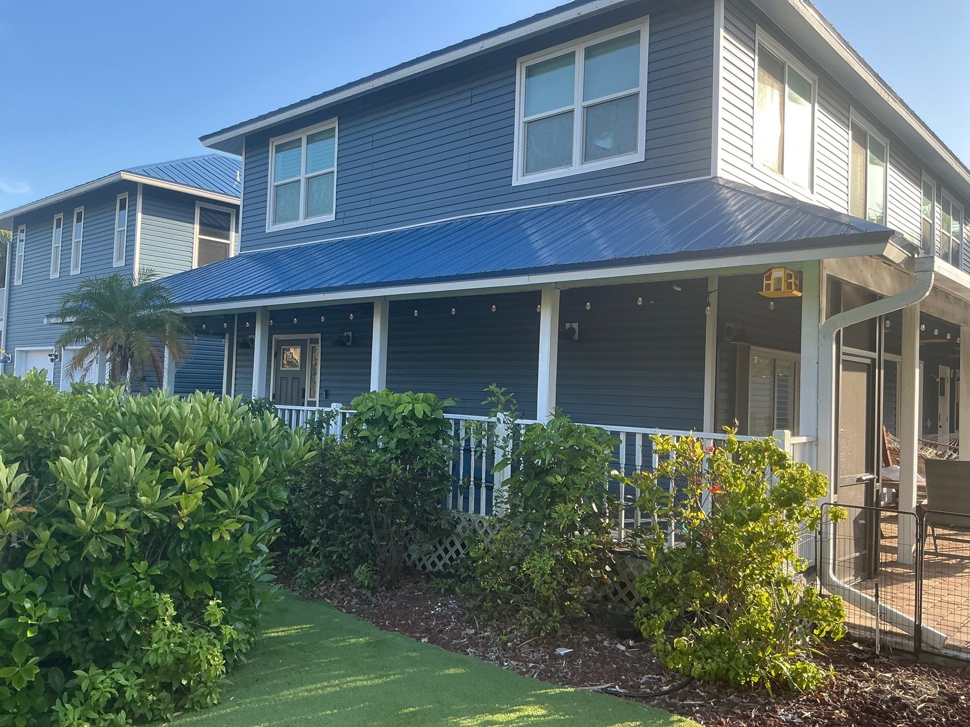6-inch Seamless Gutters in Englewood FL by Gutter Professors