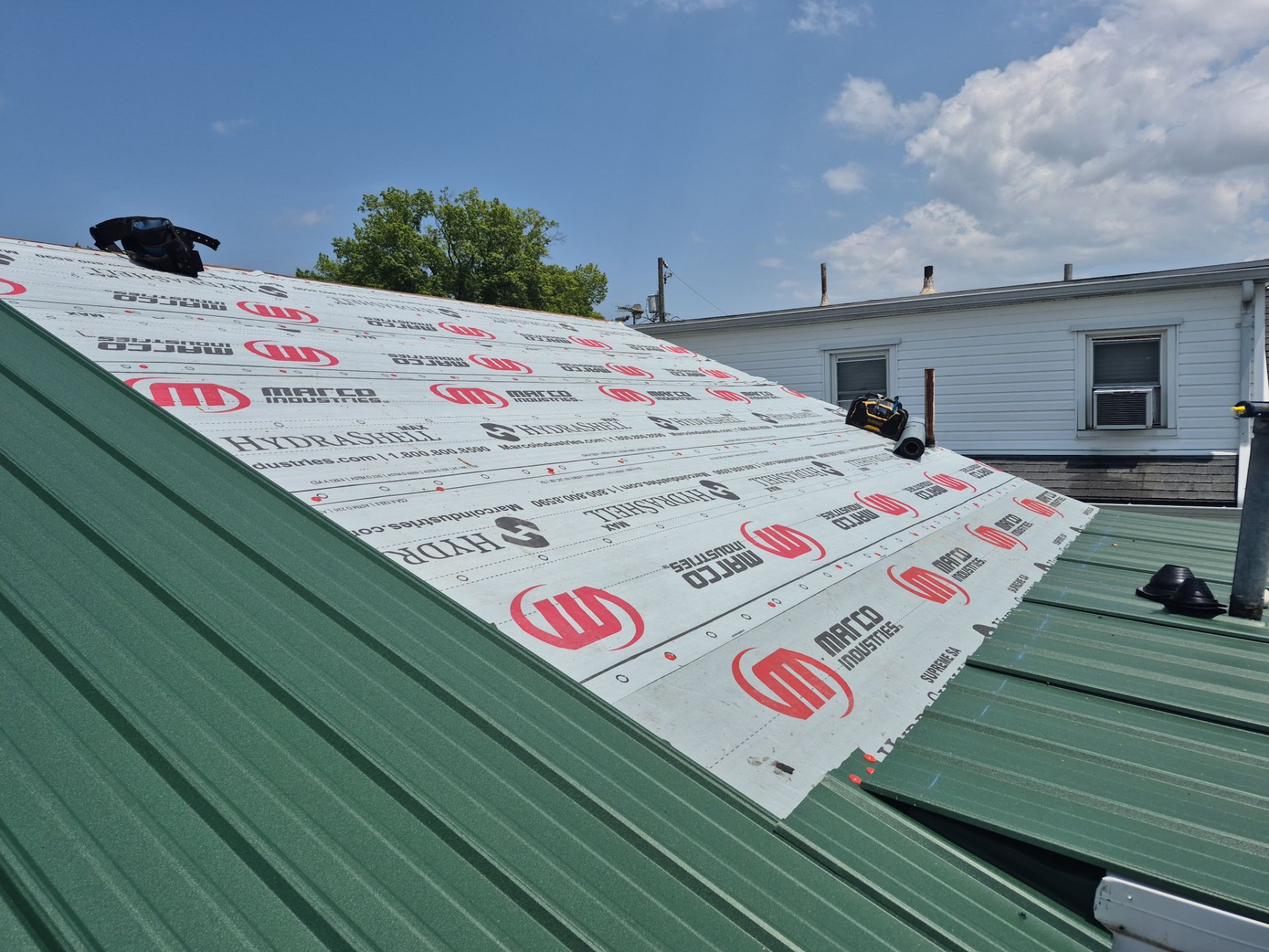Charleston WV Lifetime Metal Roof Installation – Durable, Energy-Efficient Roofing System by Mr. Roofer