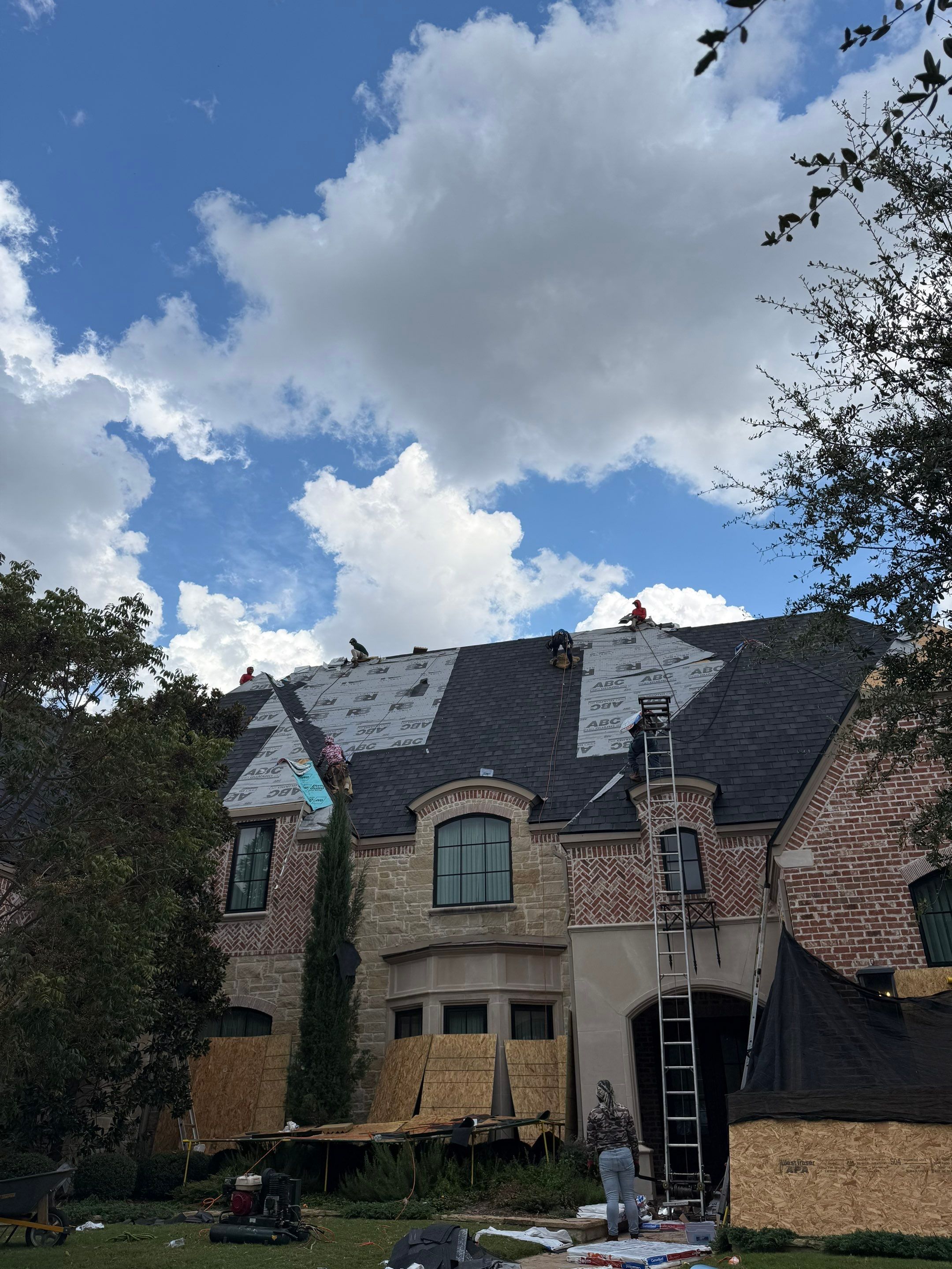 Residential Roof Replacement using CERTAINTEED BELMONT IR BLACK GRANITE by Elite Roofing LLC