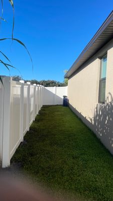 Parrish, FL 6ft. Tall White Vinyl Privacy Fence