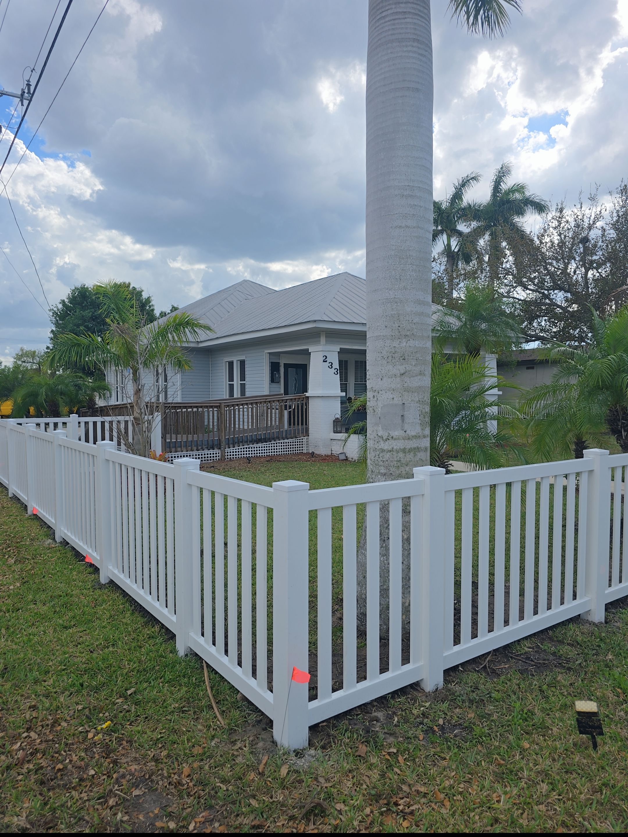 Vinyl Fence for Valerie's House by True Fence LLC